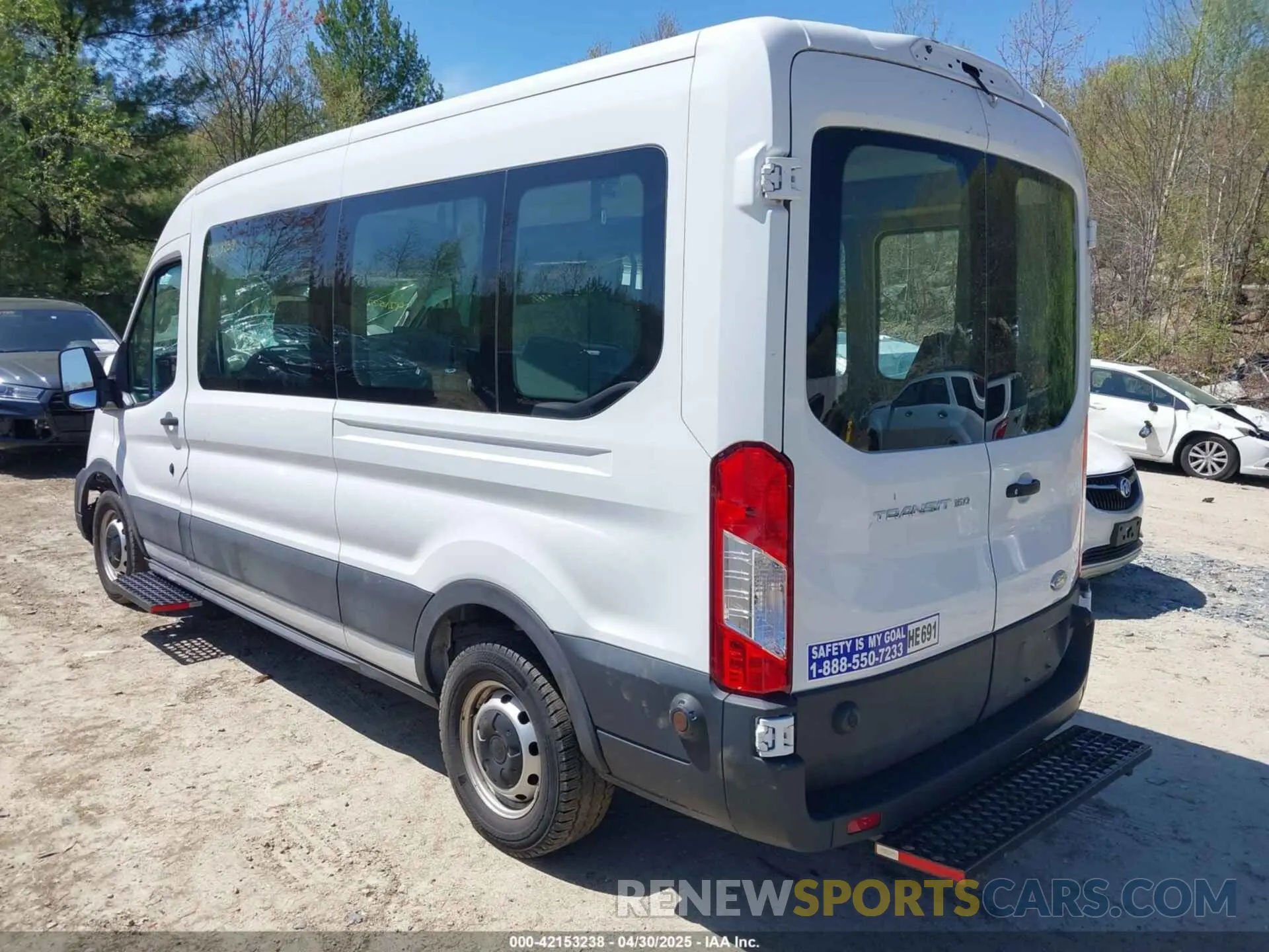 3 Photograph of a damaged car 1FTYE1C81LKA63161 FORD TRANSIT-150 2020