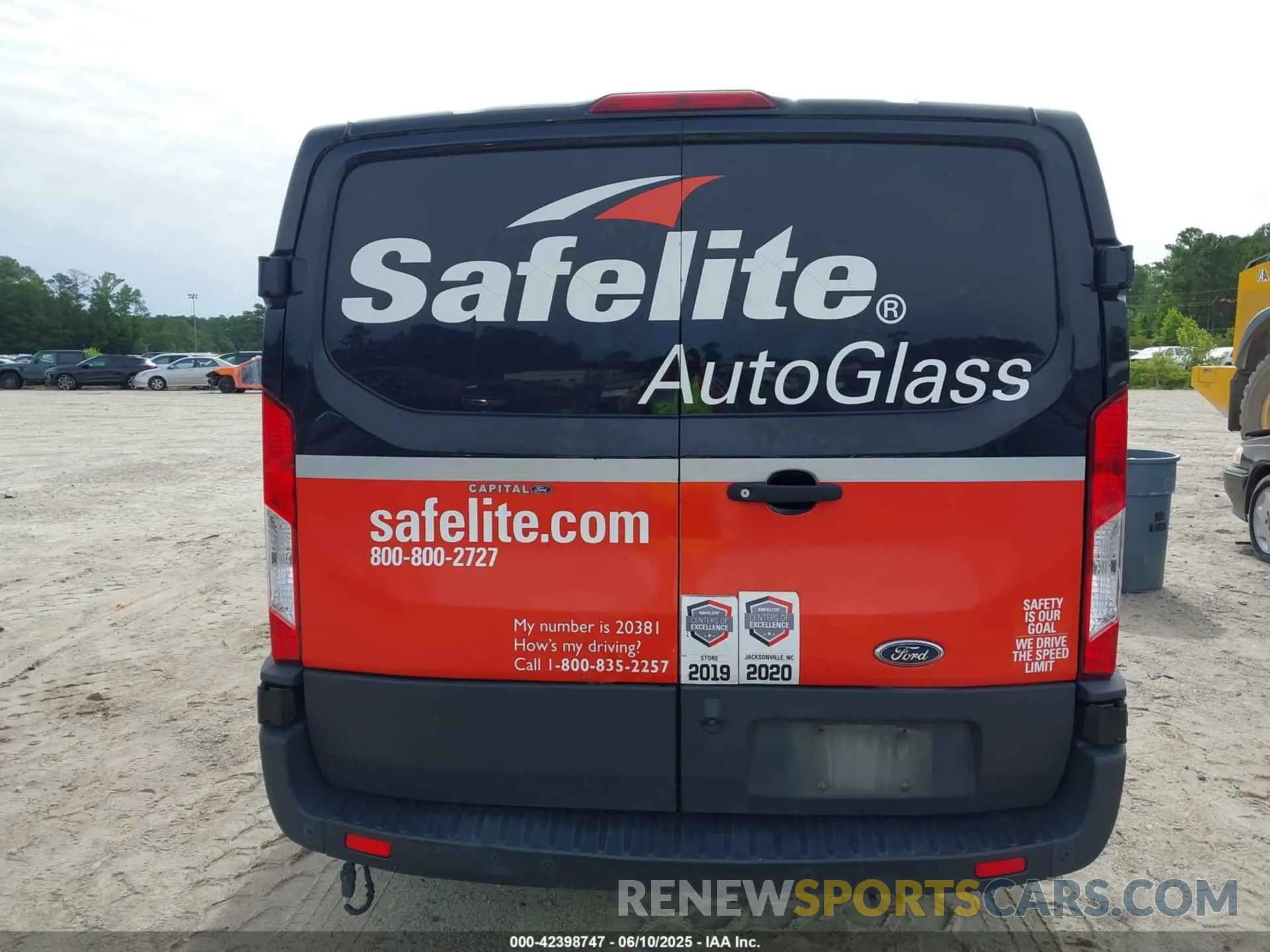 16 Photograph of a damaged car 1FTYE1Y82LKA27357 FORD TRANSIT-150 2020