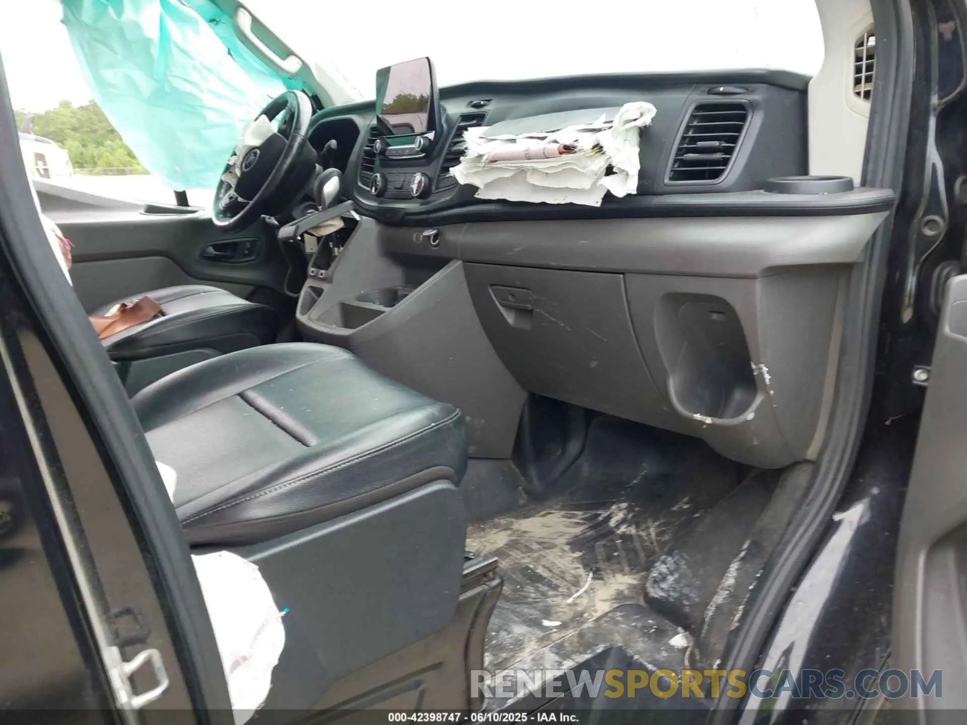 5 Photograph of a damaged car 1FTYE1Y82LKA27357 FORD TRANSIT-150 2020