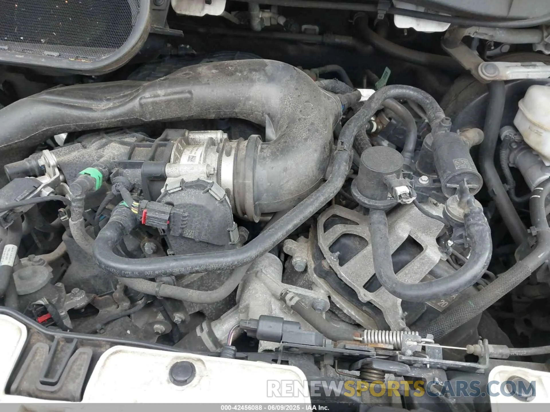 10 Photograph of a damaged car 1FTYE1Y83LKB22350 FORD TRANSIT-150 2020