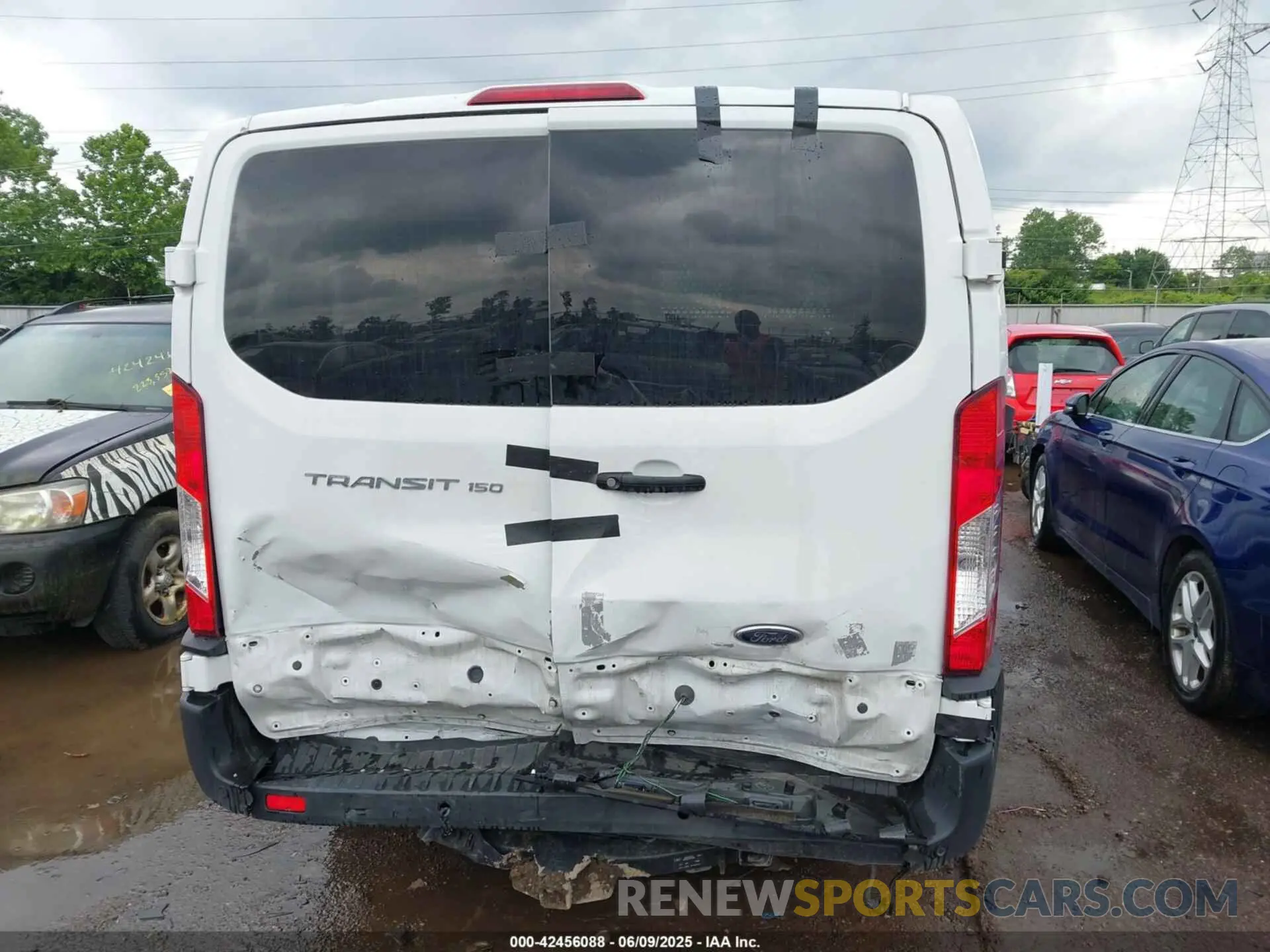 16 Photograph of a damaged car 1FTYE1Y83LKB22350 FORD TRANSIT-150 2020