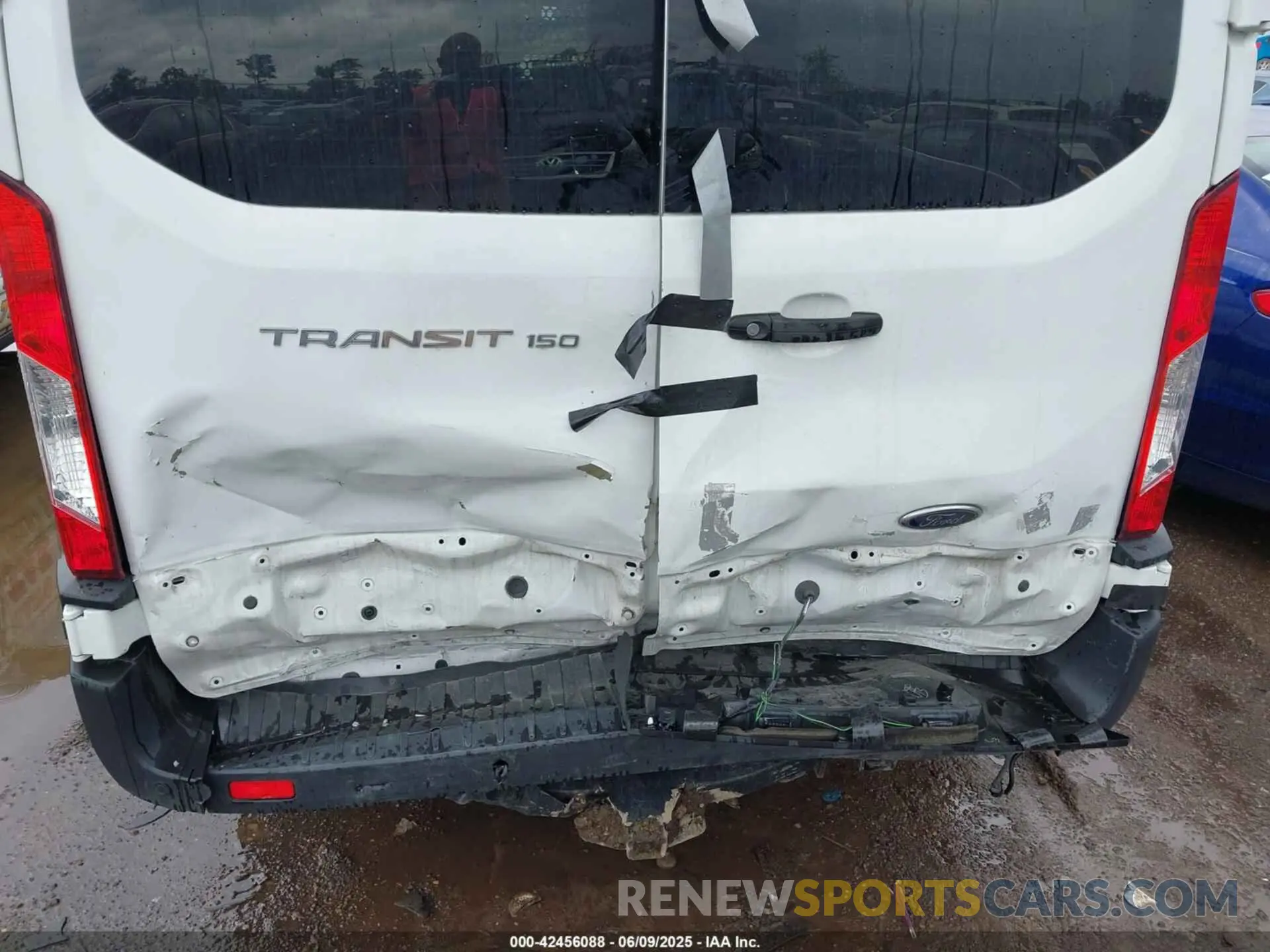 6 Photograph of a damaged car 1FTYE1Y83LKB22350 FORD TRANSIT-150 2020