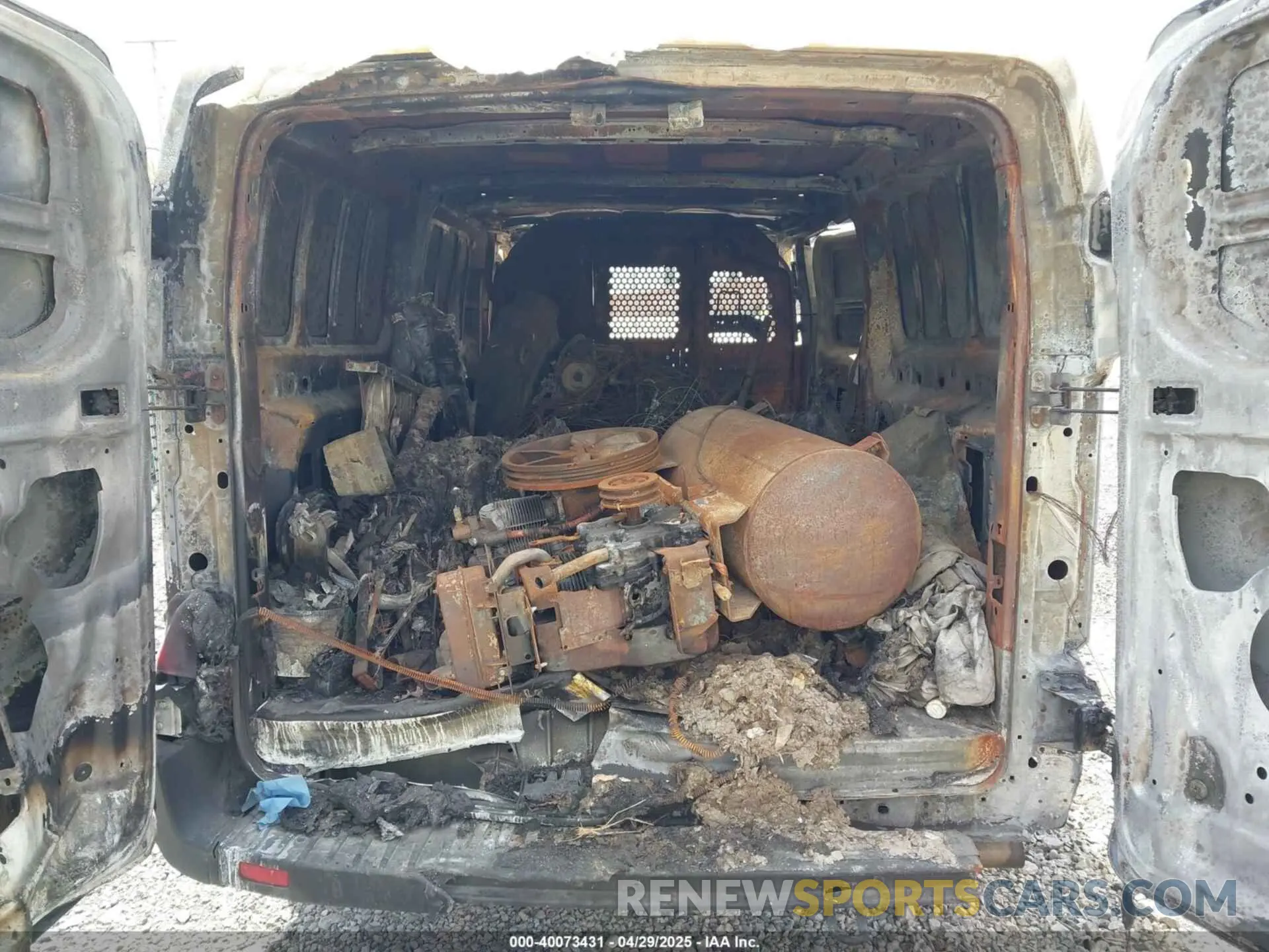 8 Photograph of a damaged car 1FTYE1Y83LKB51864 FORD TRANSIT-150 2020