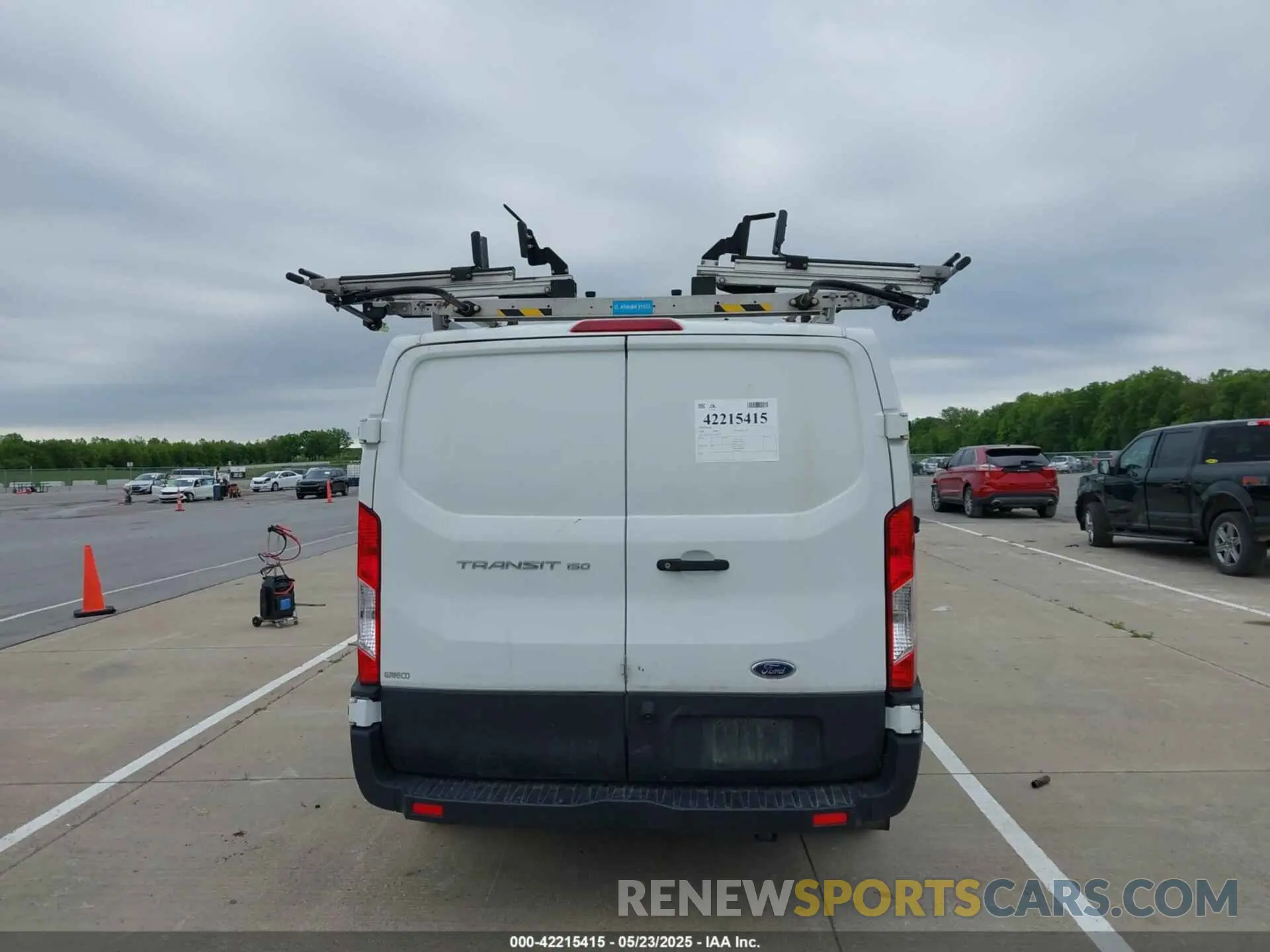 16 Photograph of a damaged car 1FTYE1Y85LKA25294 FORD TRANSIT-150 2020