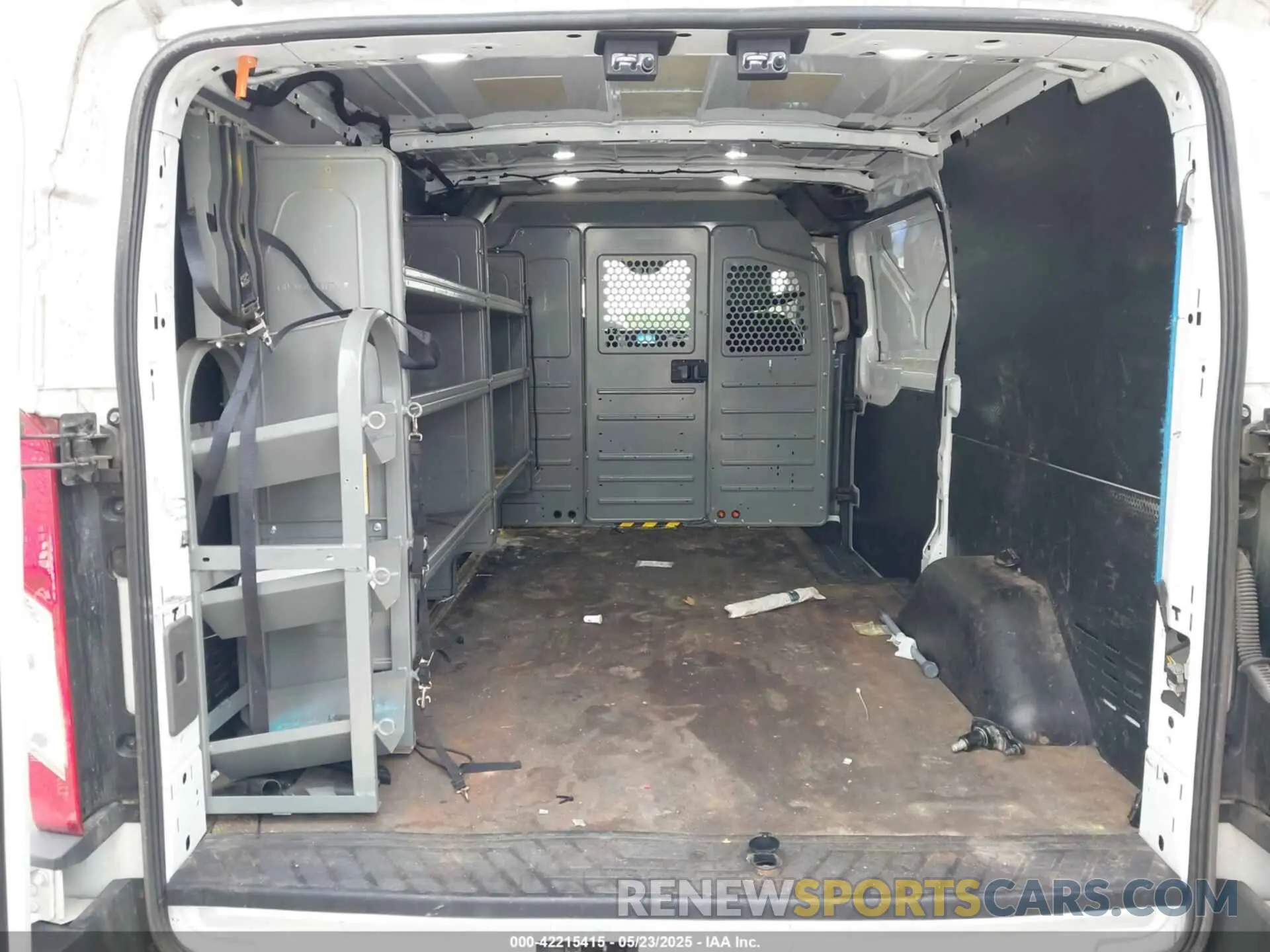 17 Photograph of a damaged car 1FTYE1Y85LKA25294 FORD TRANSIT-150 2020