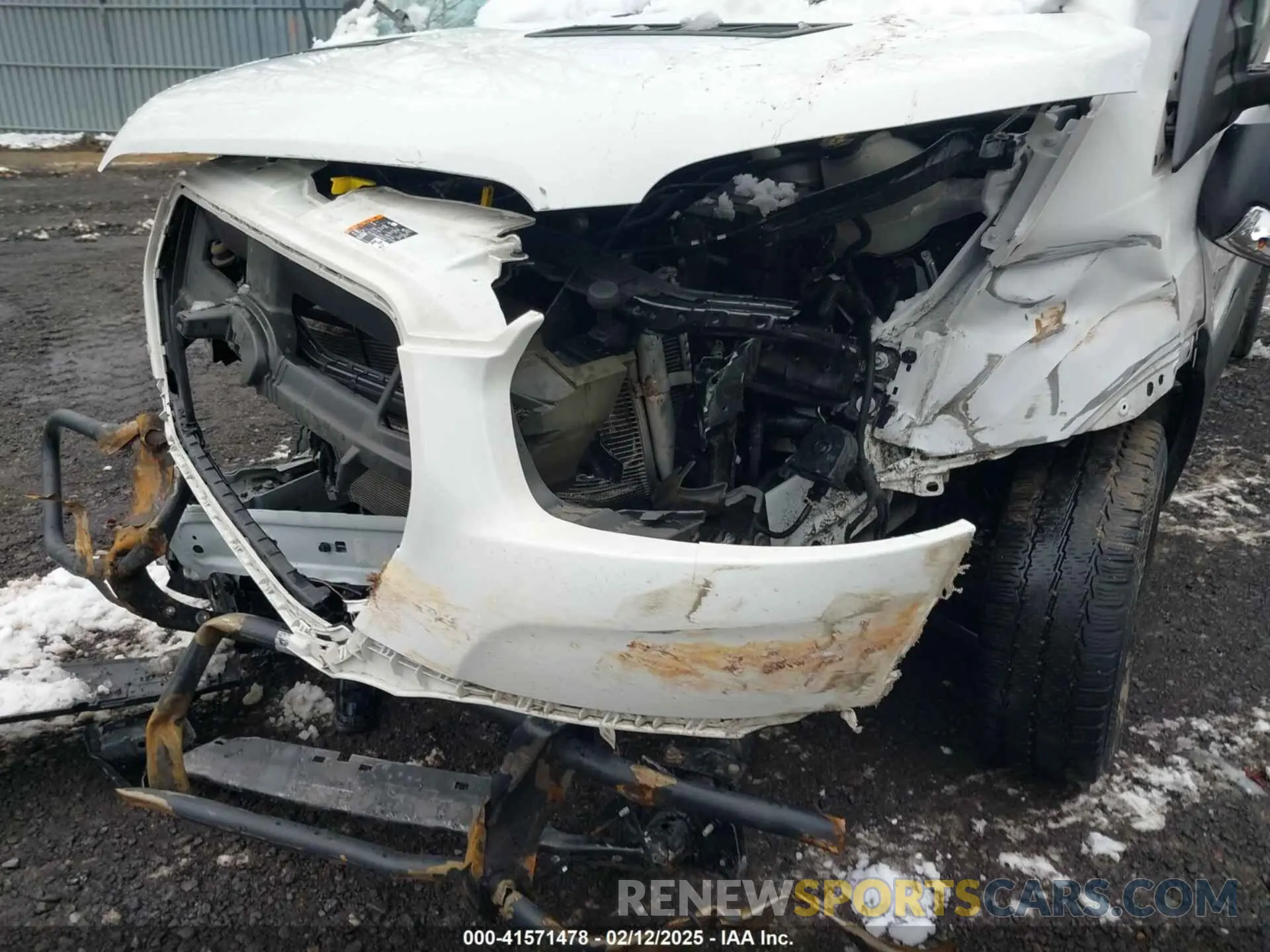 6 Photograph of a damaged car 1FTYE1Y86LKA08570 FORD TRANSIT-150 2020