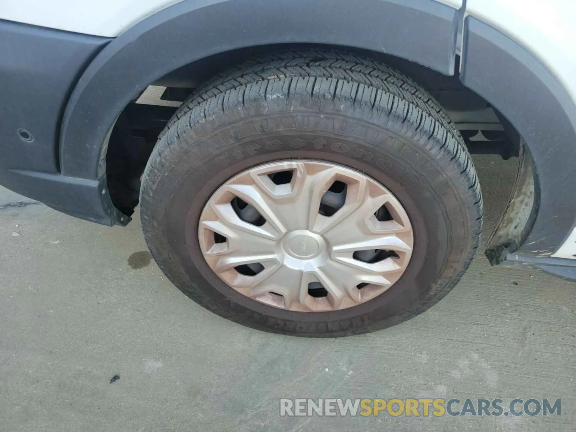 32 Photograph of a damaged car 1FTYE1Y89LKB26130 FORD TRANSIT-150 2020