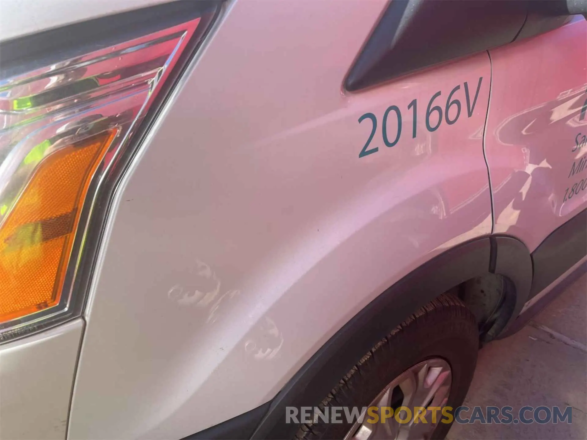 39 Photograph of a damaged car 1FTYE1Y89LKB26130 FORD TRANSIT-150 2020