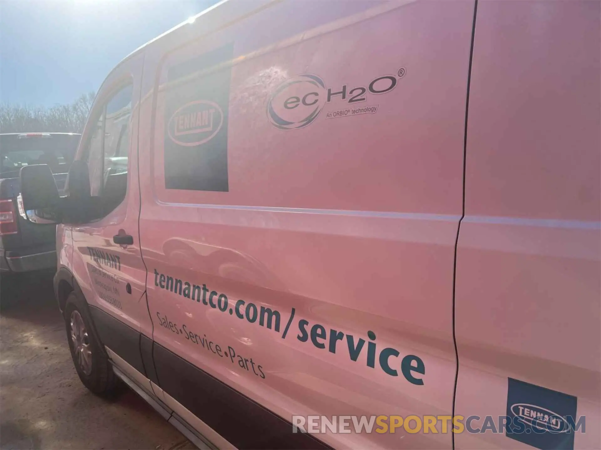 40 Photograph of a damaged car 1FTYE1Y89LKB26130 FORD TRANSIT-150 2020