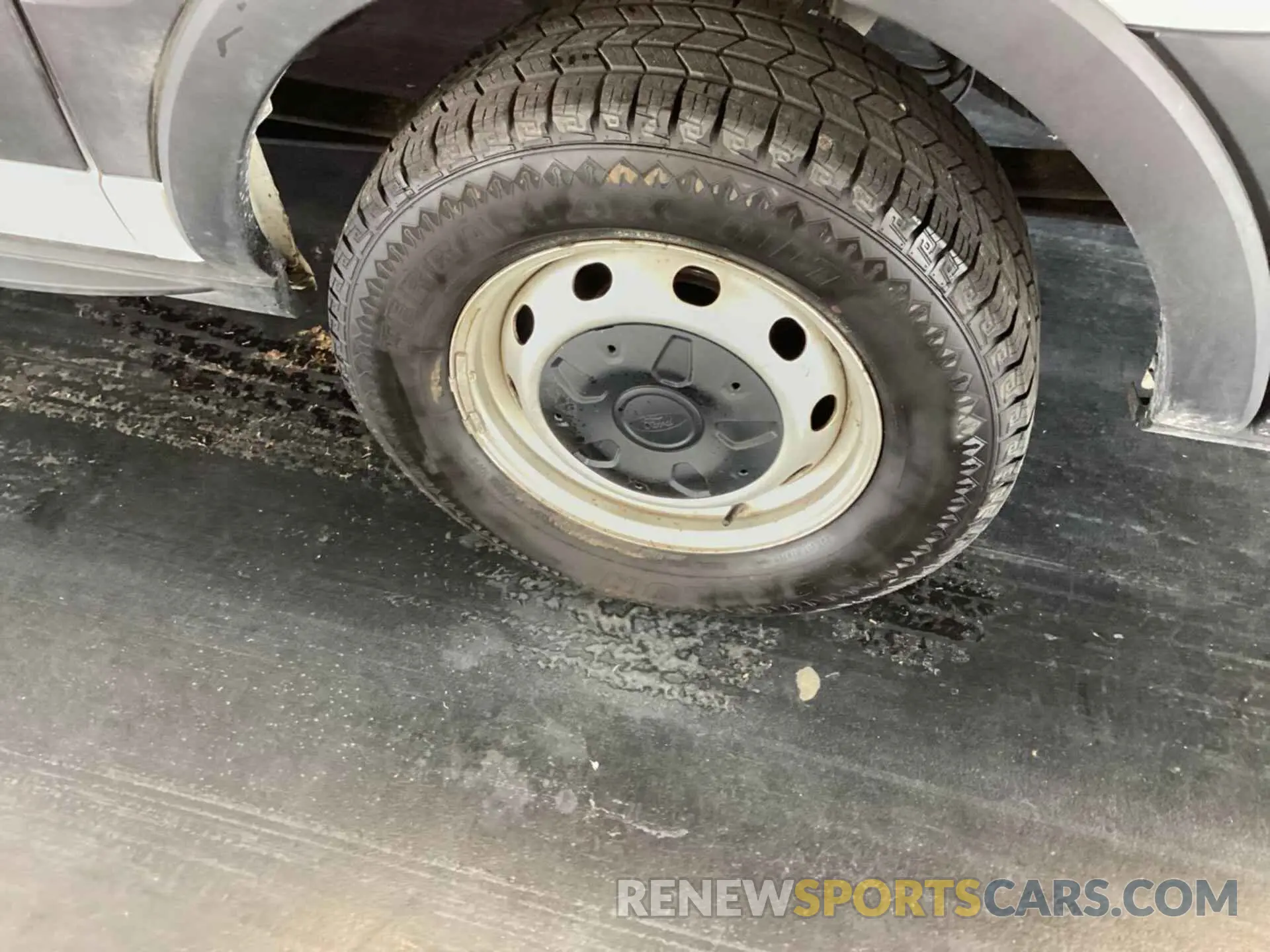 10 Photograph of a damaged car 1FTYE1Y8XLKB20773 FORD TRANSIT-150 2020