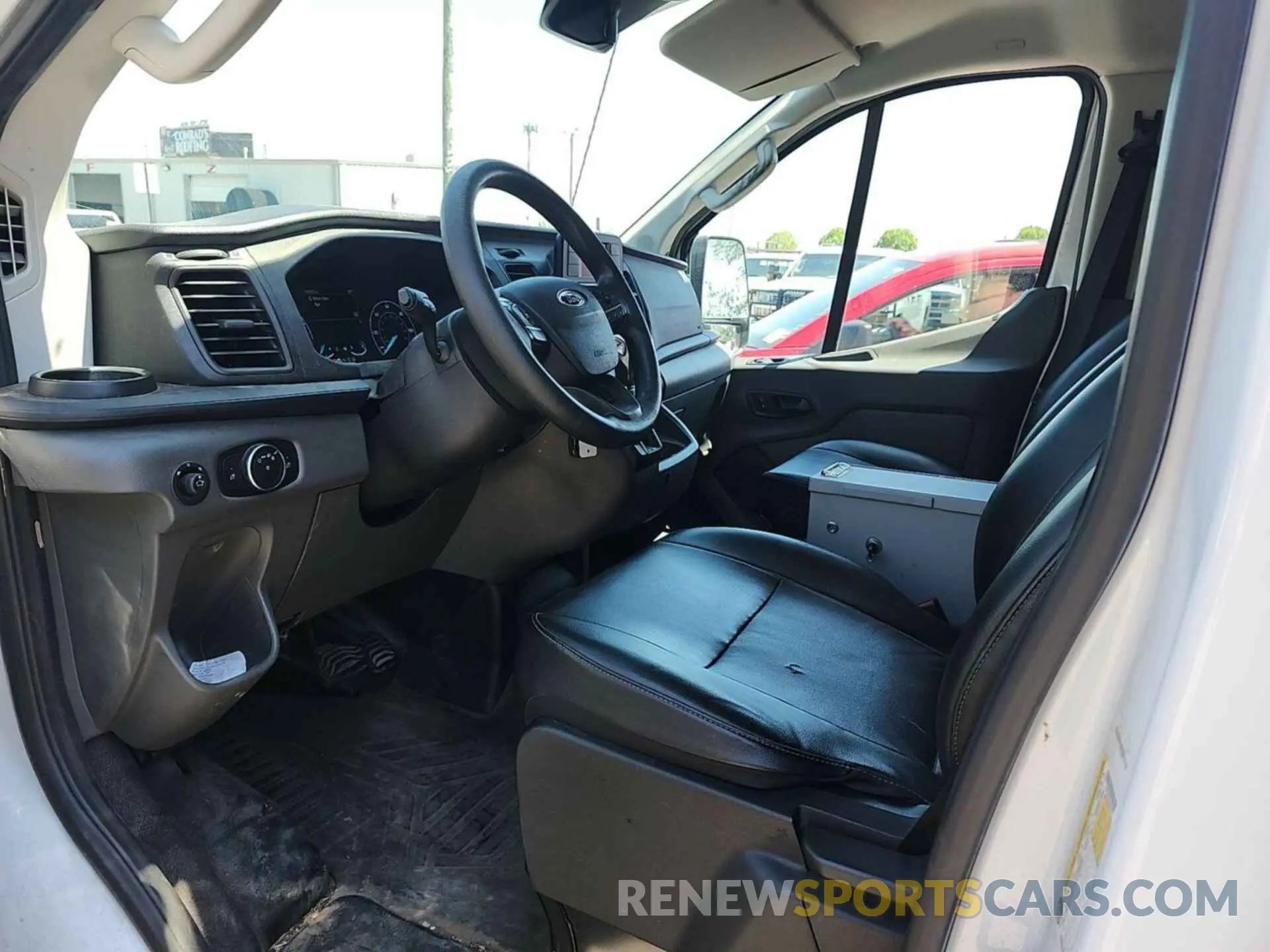 19 Photograph of a damaged car 1FTYE1Y8XLKB20773 FORD TRANSIT-150 2020