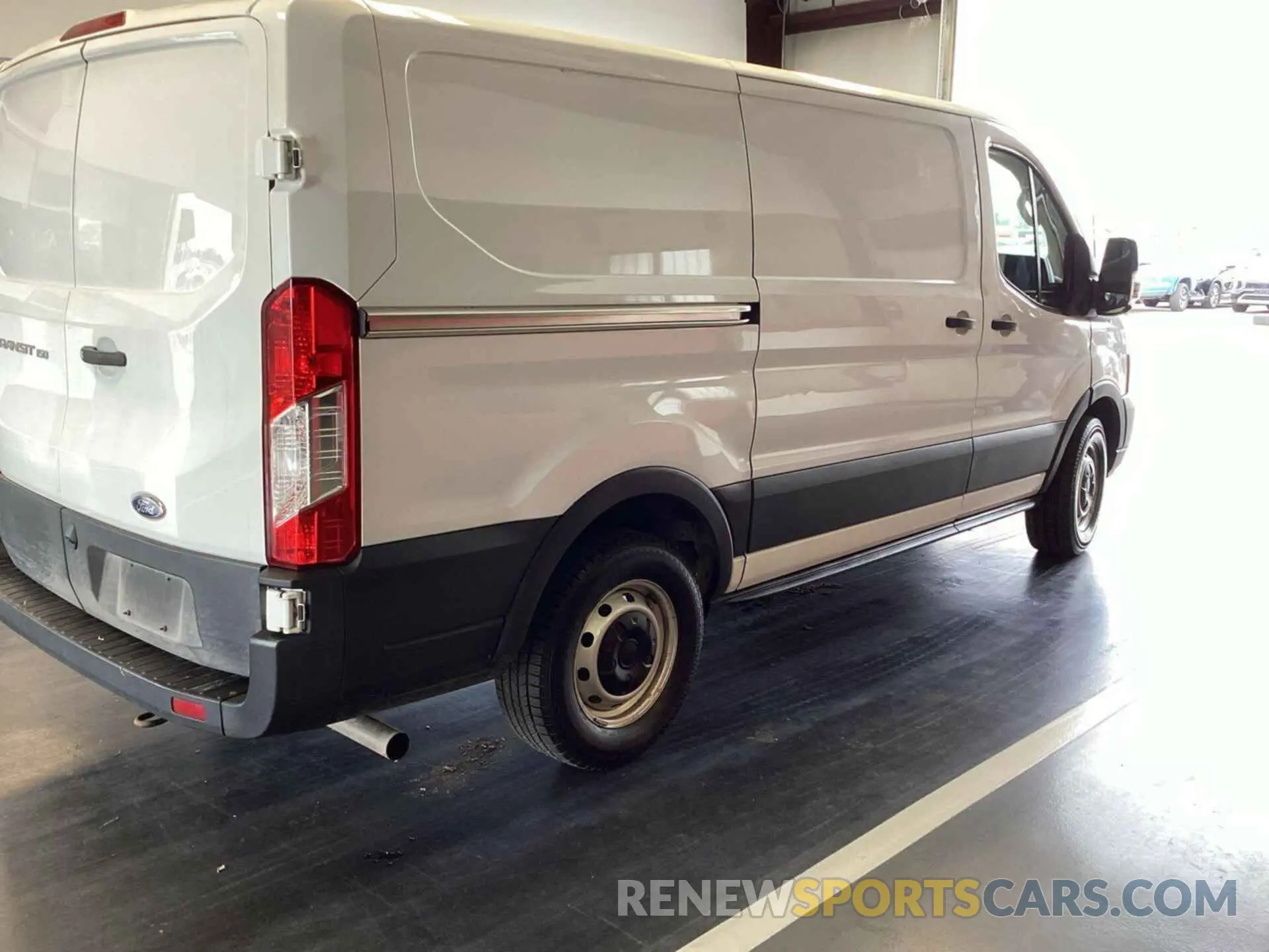 27 Photograph of a damaged car 1FTYE1Y8XLKB20773 FORD TRANSIT-150 2020