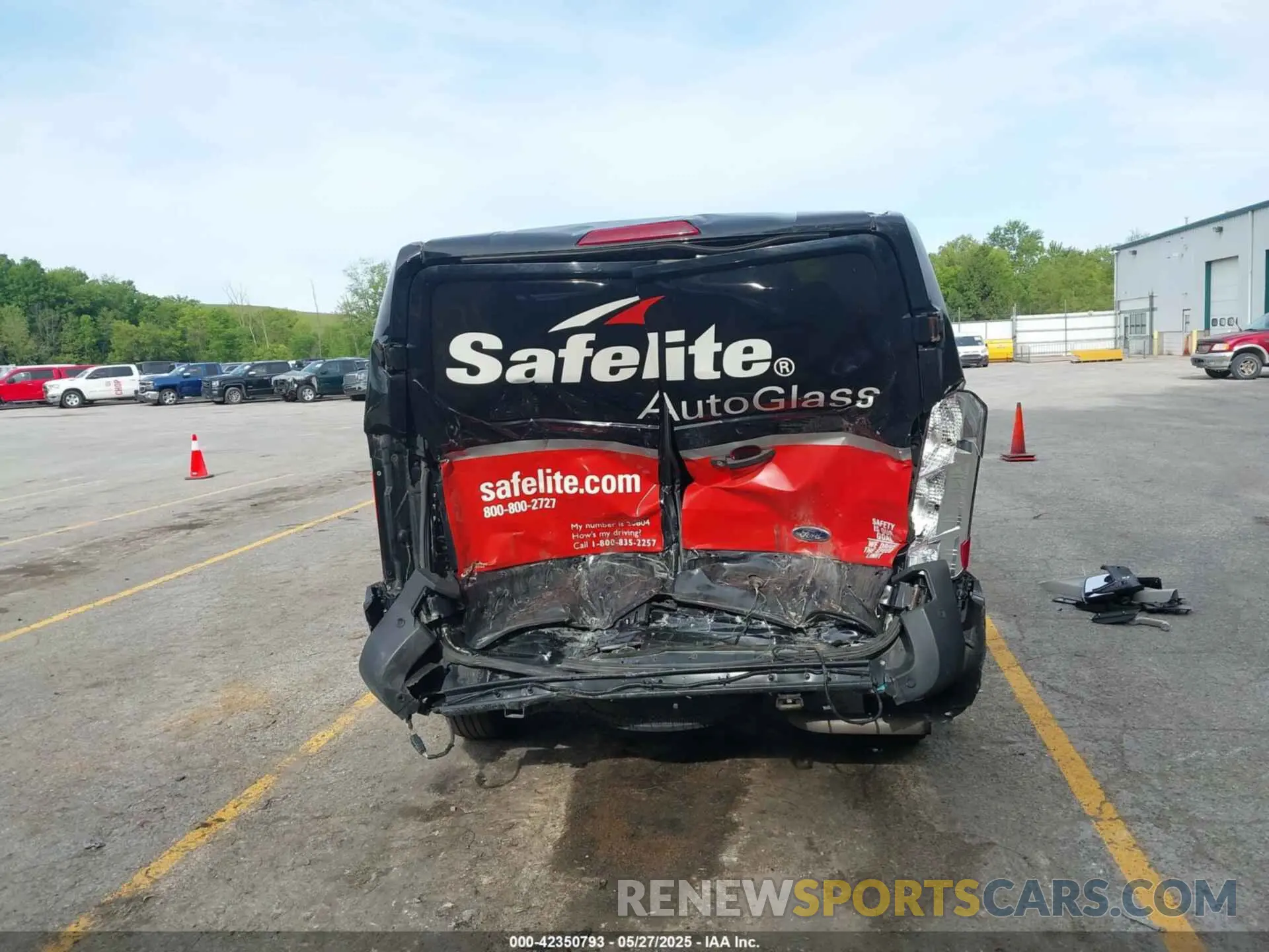 17 Photograph of a damaged car 1FTYE2Y85LKA46796 FORD TRANSIT-150 2020