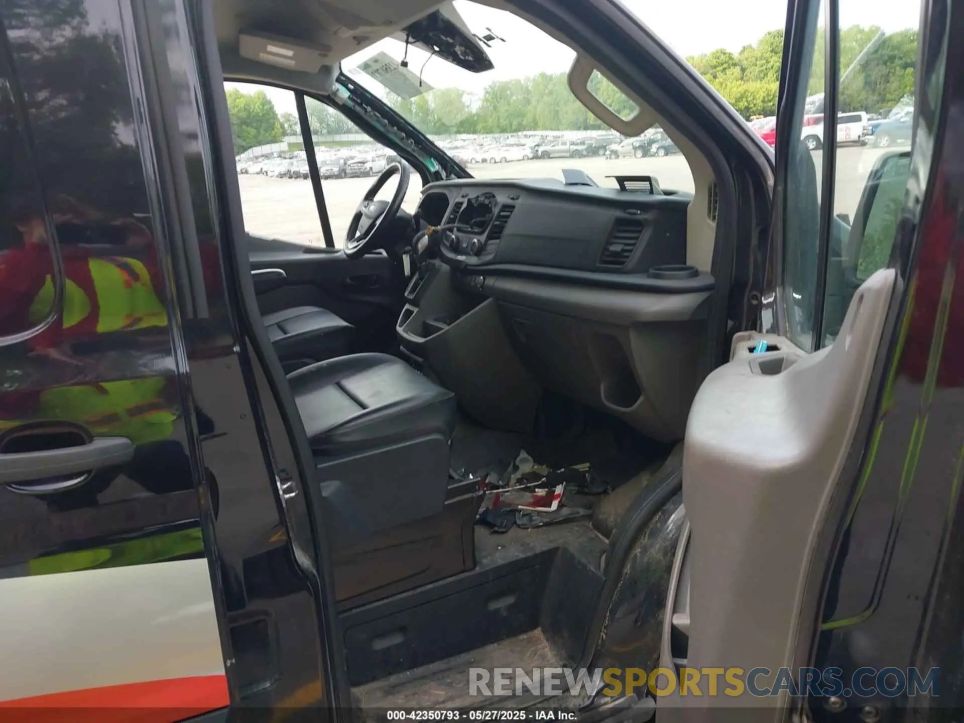 5 Photograph of a damaged car 1FTYE2Y85LKA46796 FORD TRANSIT-150 2020