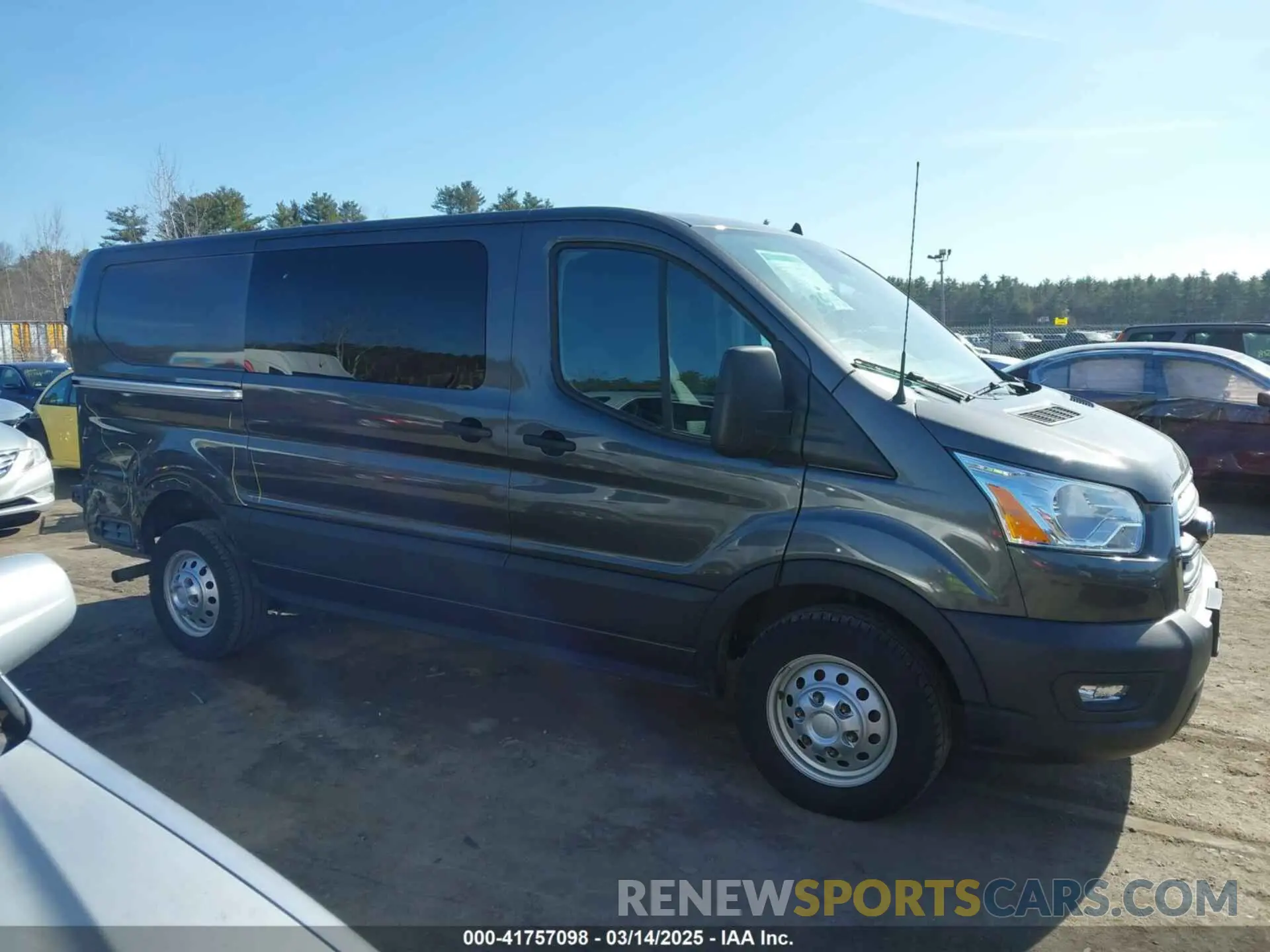 14 Photograph of a damaged car 1FTYE2Y89LKA70454 FORD TRANSIT-150 2020