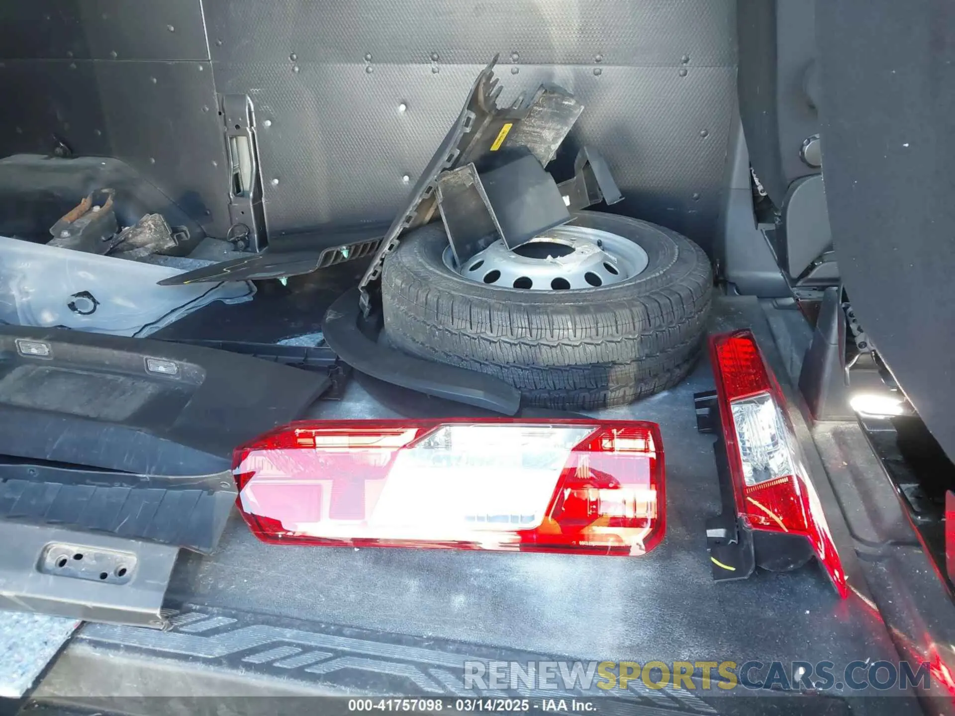 18 Photograph of a damaged car 1FTYE2Y89LKA70454 FORD TRANSIT-150 2020