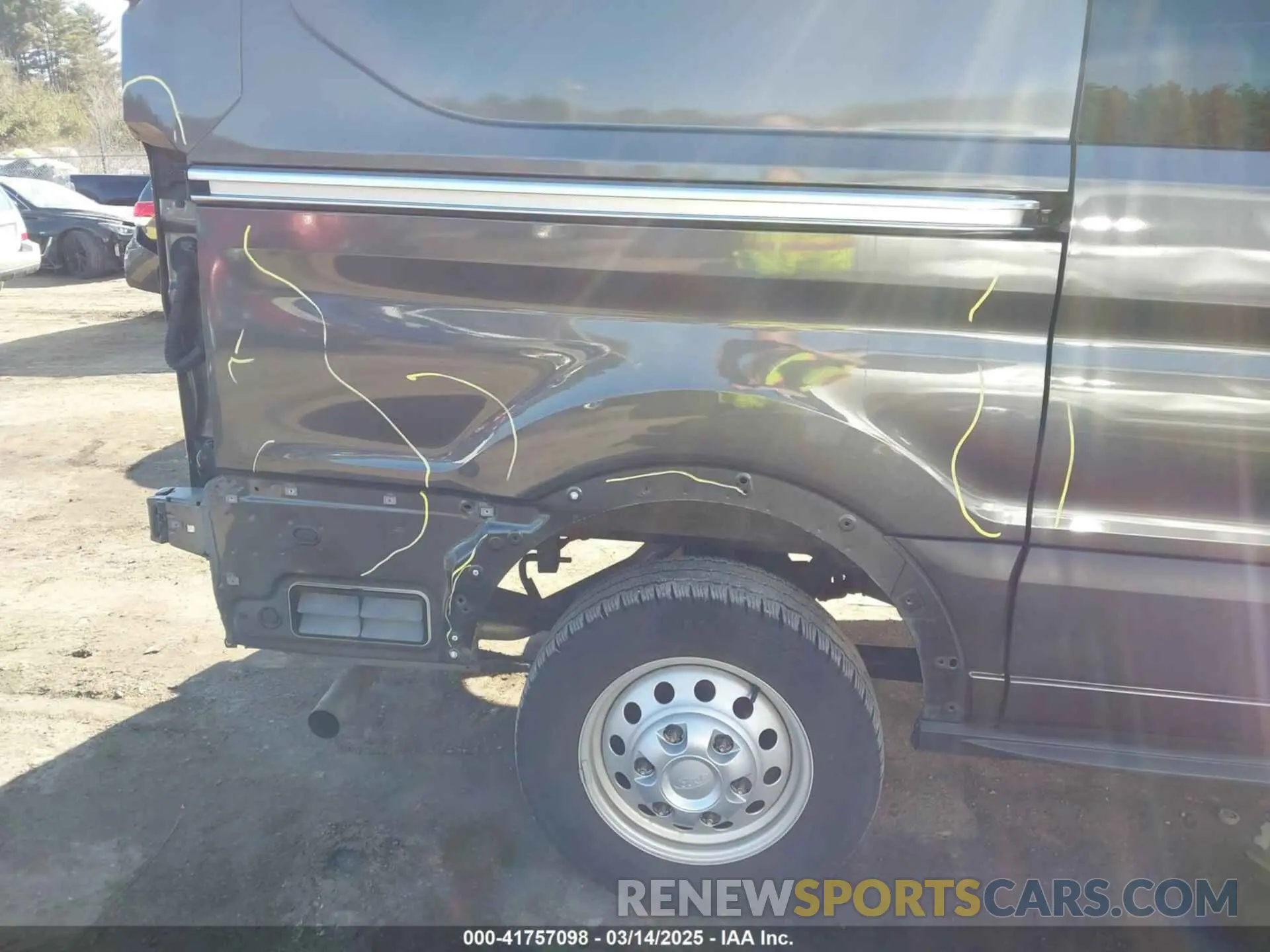 19 Photograph of a damaged car 1FTYE2Y89LKA70454 FORD TRANSIT-150 2020