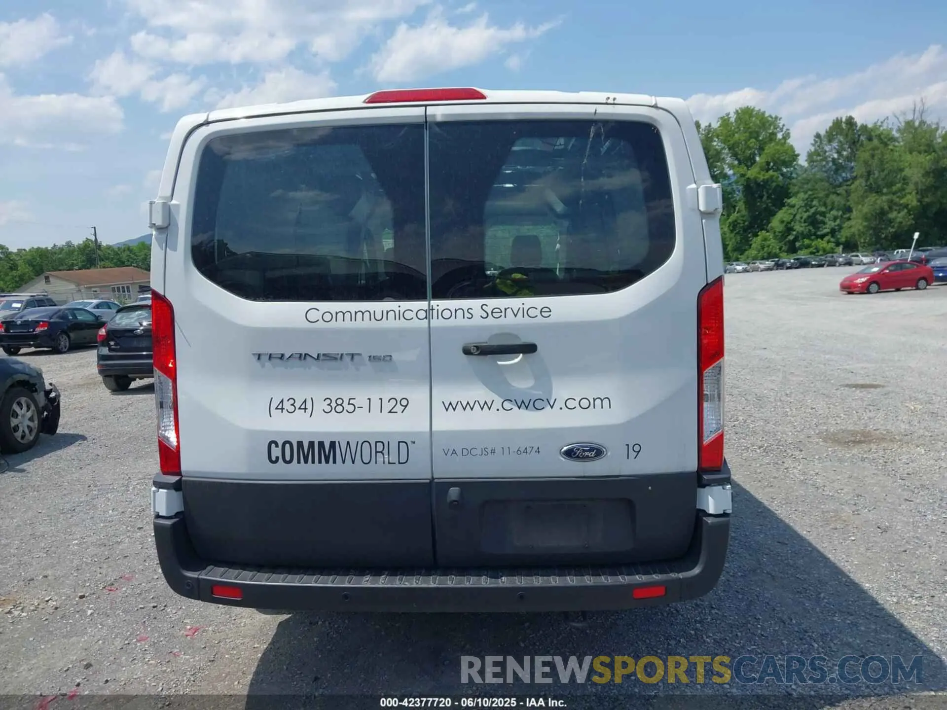 16 Photograph of a damaged car 1FTYE1Y82MKA02296 FORD TRANSIT-150 2021