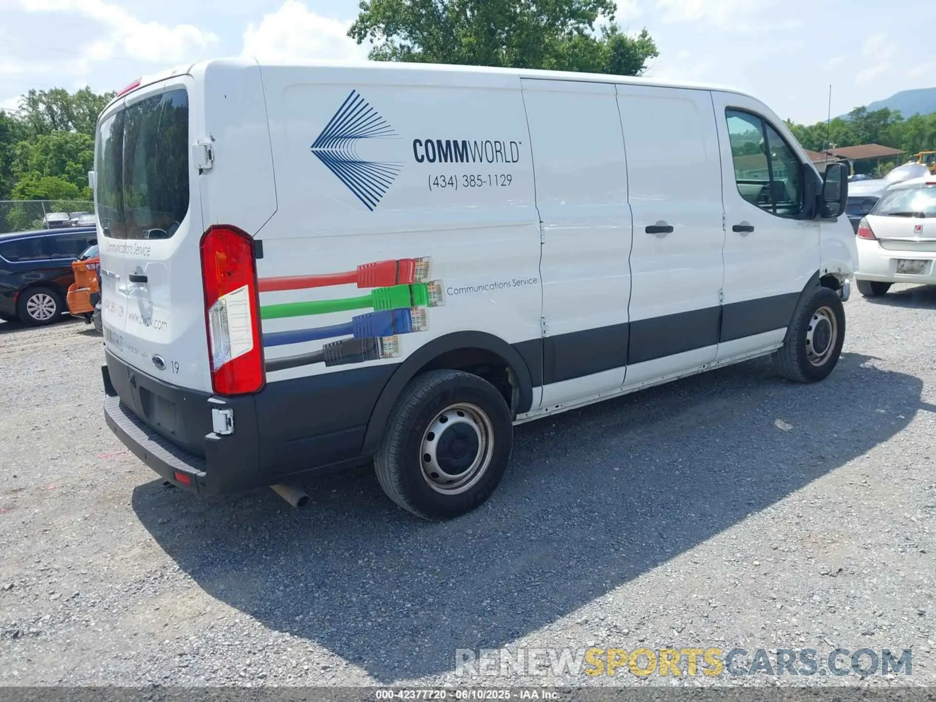 4 Photograph of a damaged car 1FTYE1Y82MKA02296 FORD TRANSIT-150 2021