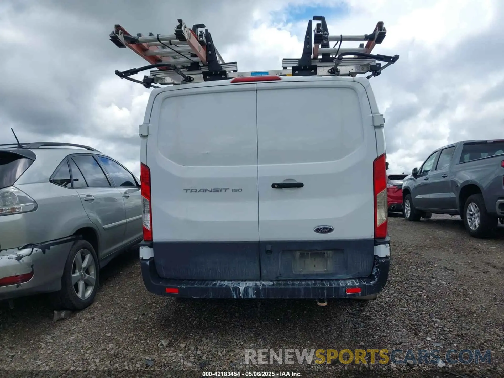 16 Photograph of a damaged car 1FTYE1Y86MKA71783 FORD TRANSIT-150 2021