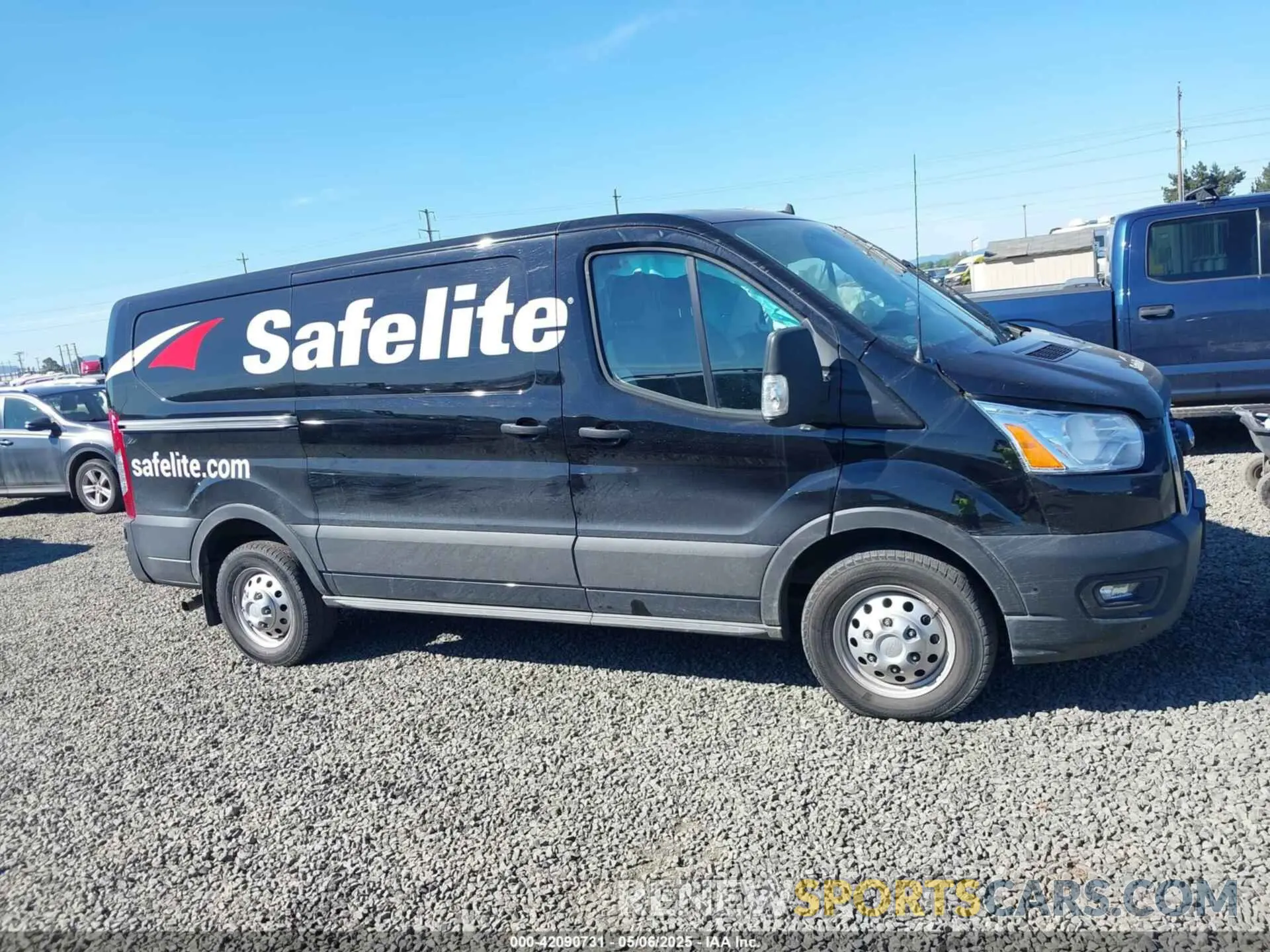 13 Photograph of a damaged car 1FTYE2Y82NKA36083 FORD TRANSIT-150 2022