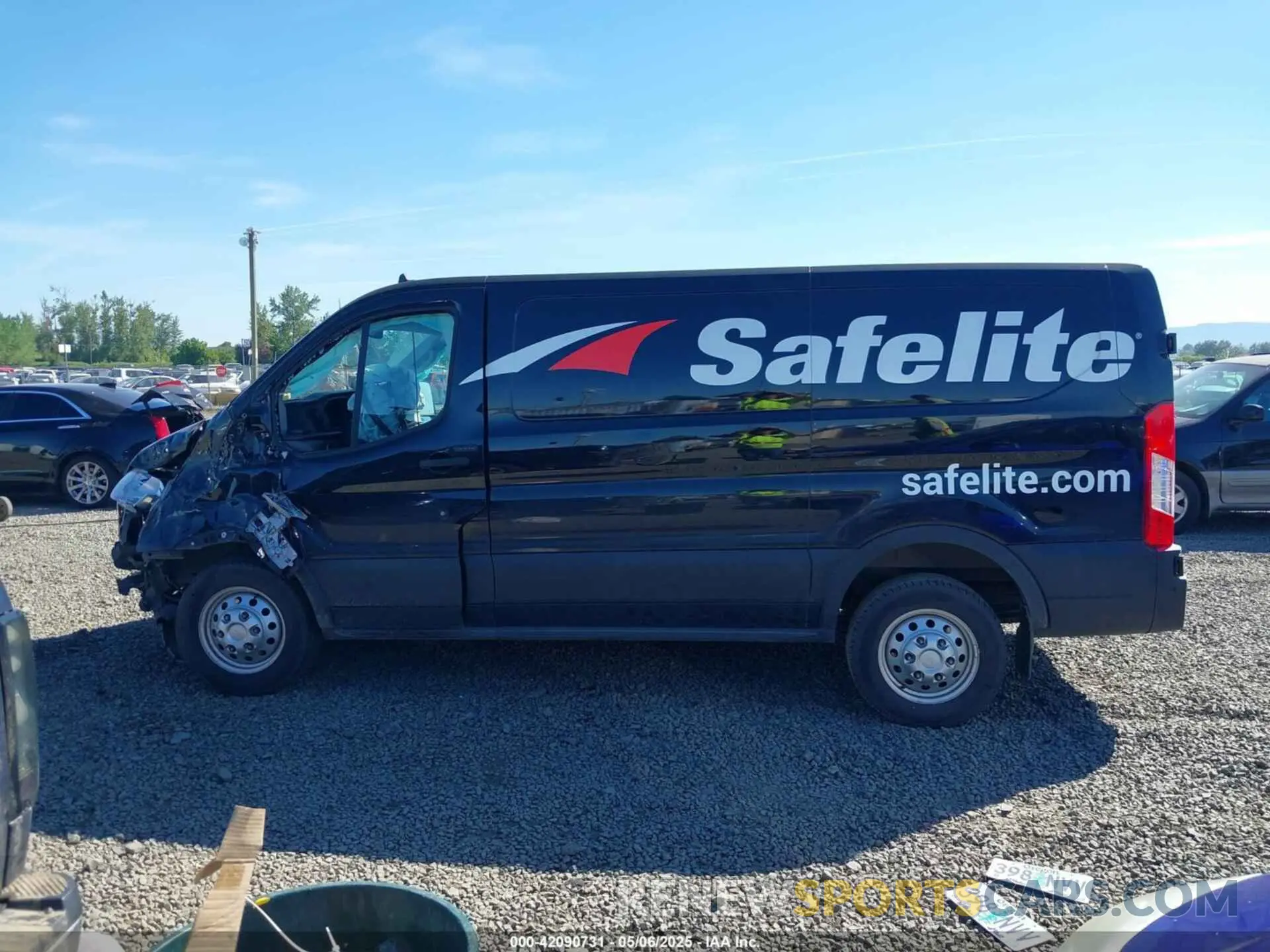 14 Photograph of a damaged car 1FTYE2Y82NKA36083 FORD TRANSIT-150 2022