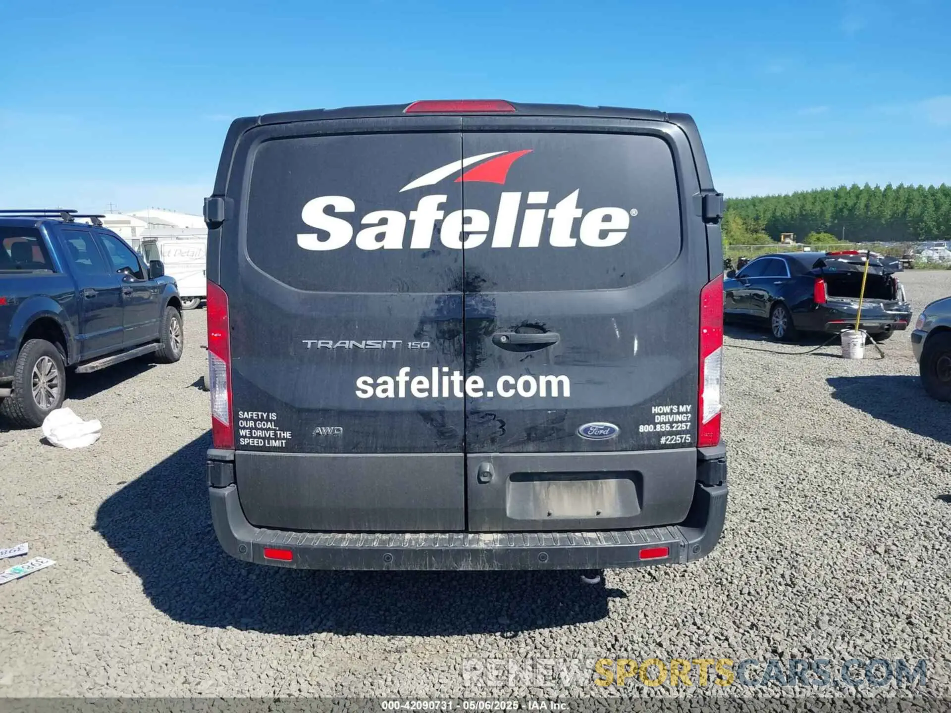 16 Photograph of a damaged car 1FTYE2Y82NKA36083 FORD TRANSIT-150 2022