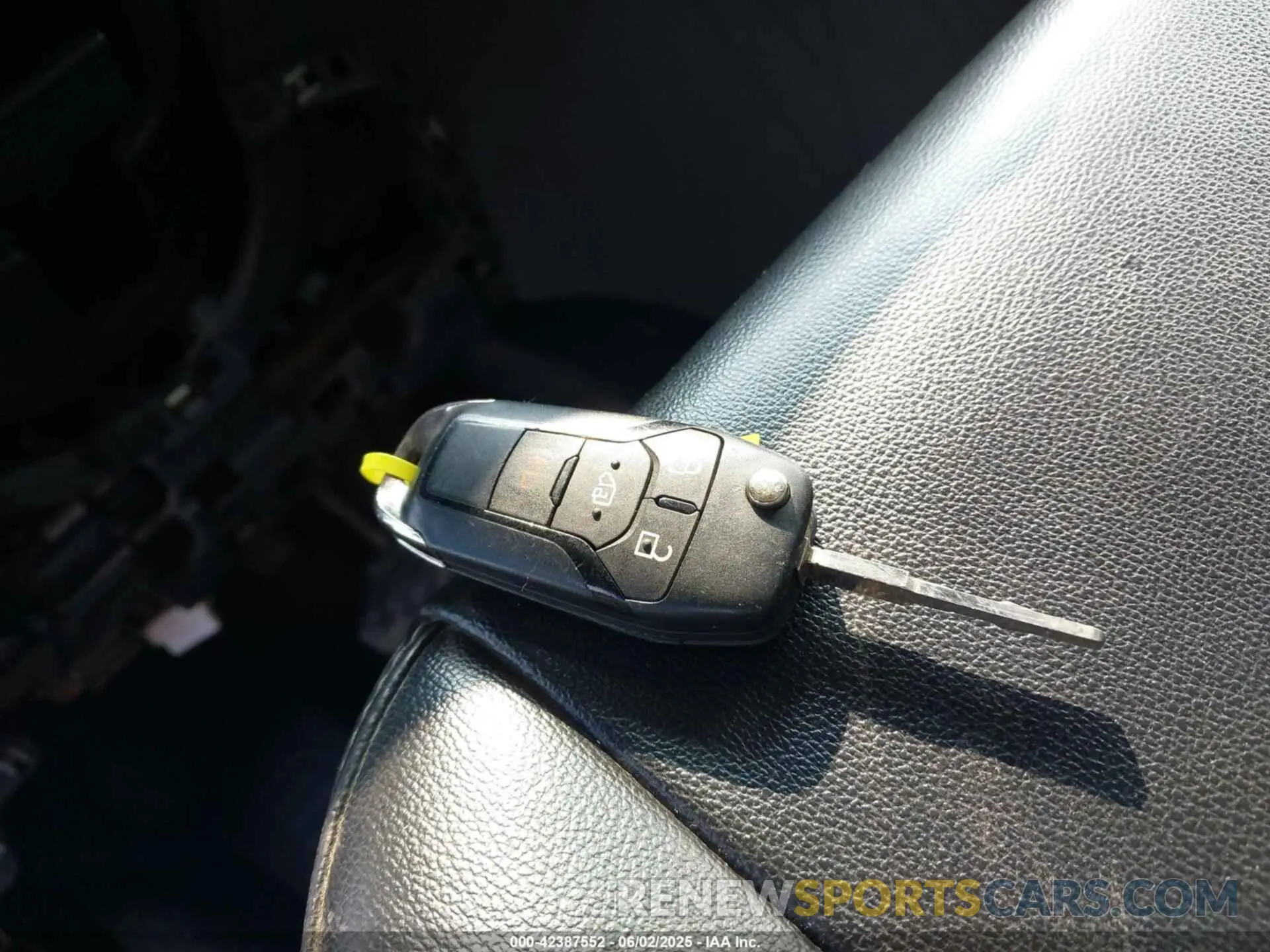 11 Photograph of a damaged car 1FTYE2Y88NKA08465 FORD TRANSIT-150 2022