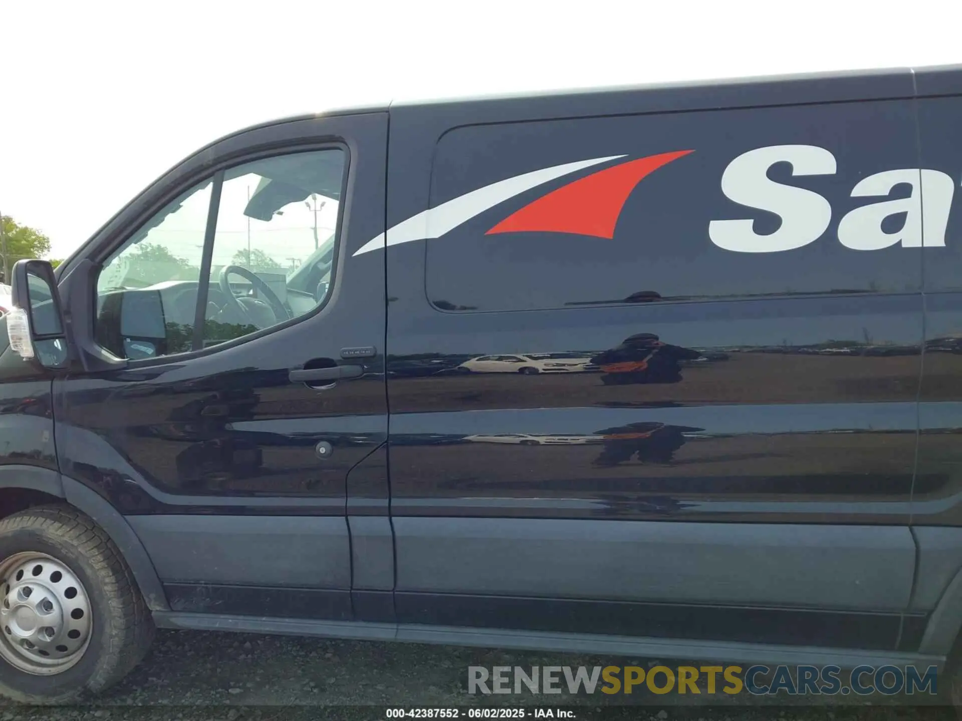 14 Photograph of a damaged car 1FTYE2Y88NKA08465 FORD TRANSIT-150 2022