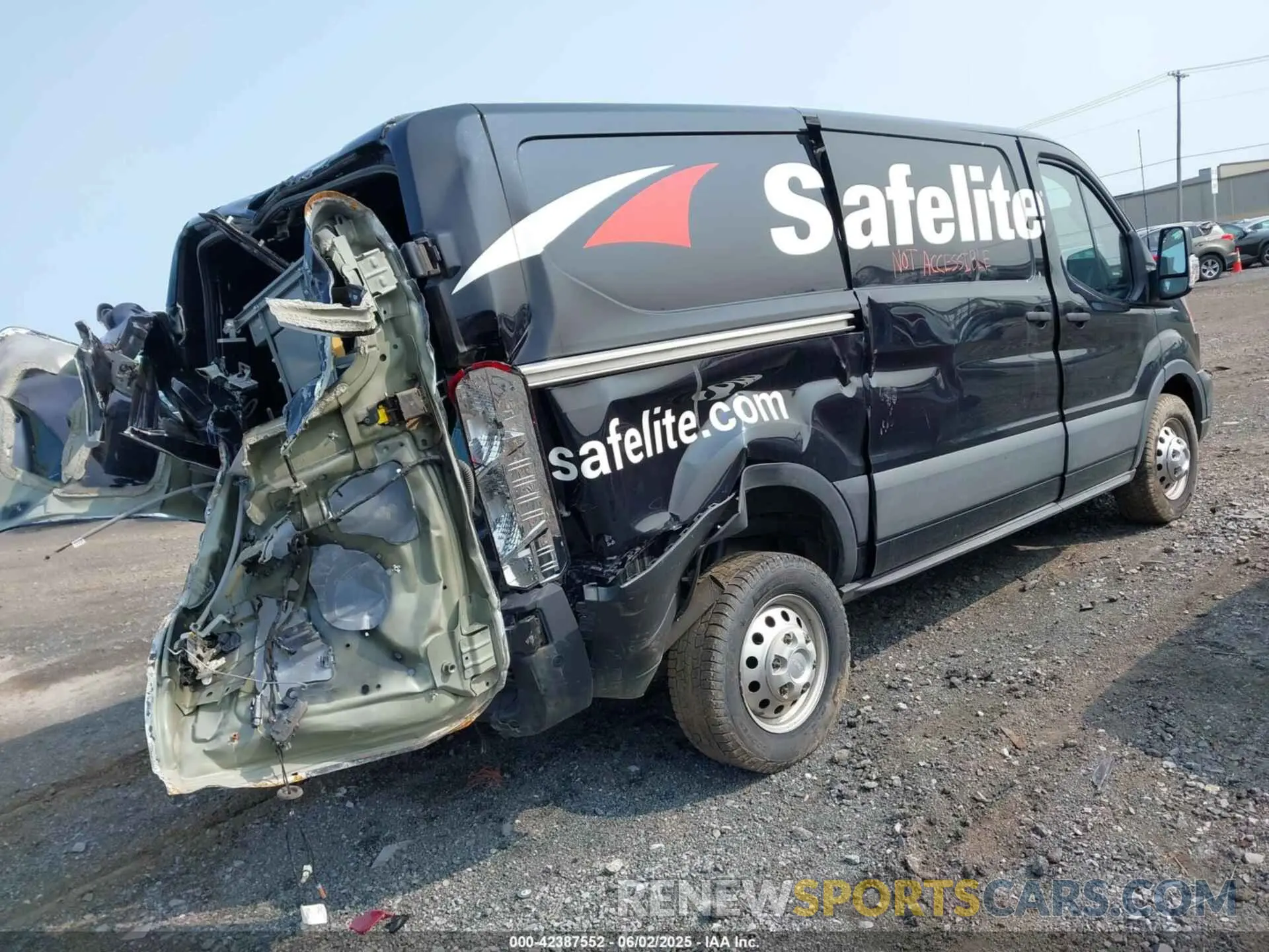 4 Photograph of a damaged car 1FTYE2Y88NKA08465 FORD TRANSIT-150 2022
