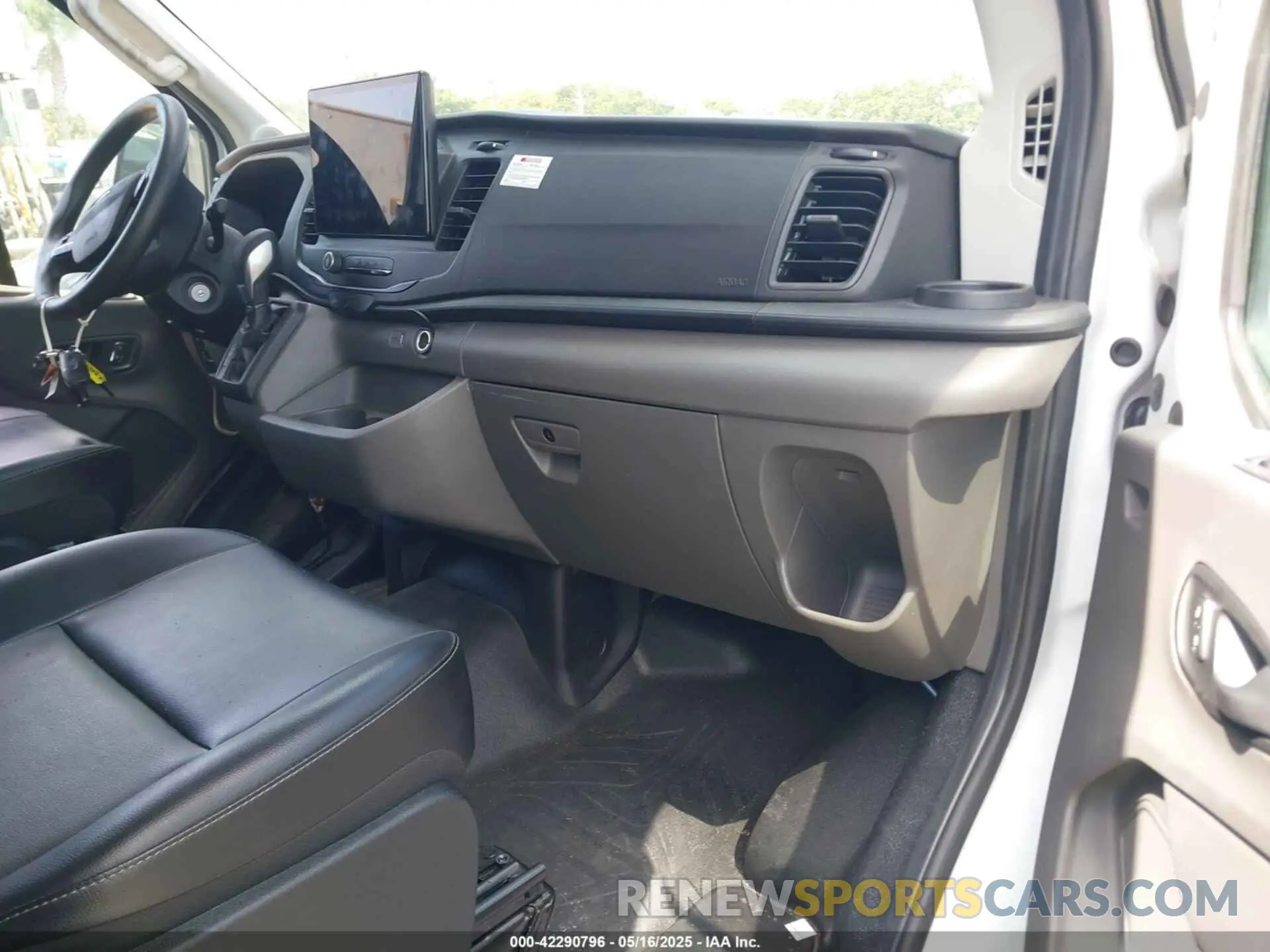 5 Photograph of a damaged car 1FTYE1C86PKA17525 FORD TRANSIT-150 2023