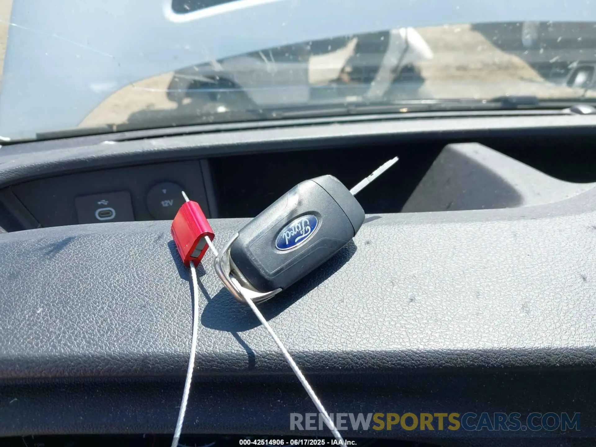 11 Photograph of a damaged car 1FTYE1Y81PKB53926 FORD TRANSIT-150 2023