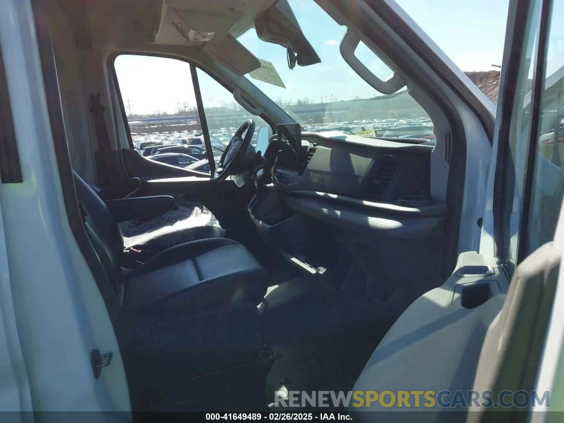5 Photograph of a damaged car 1FTYE2C84PKB90935 FORD TRANSIT-150 2023