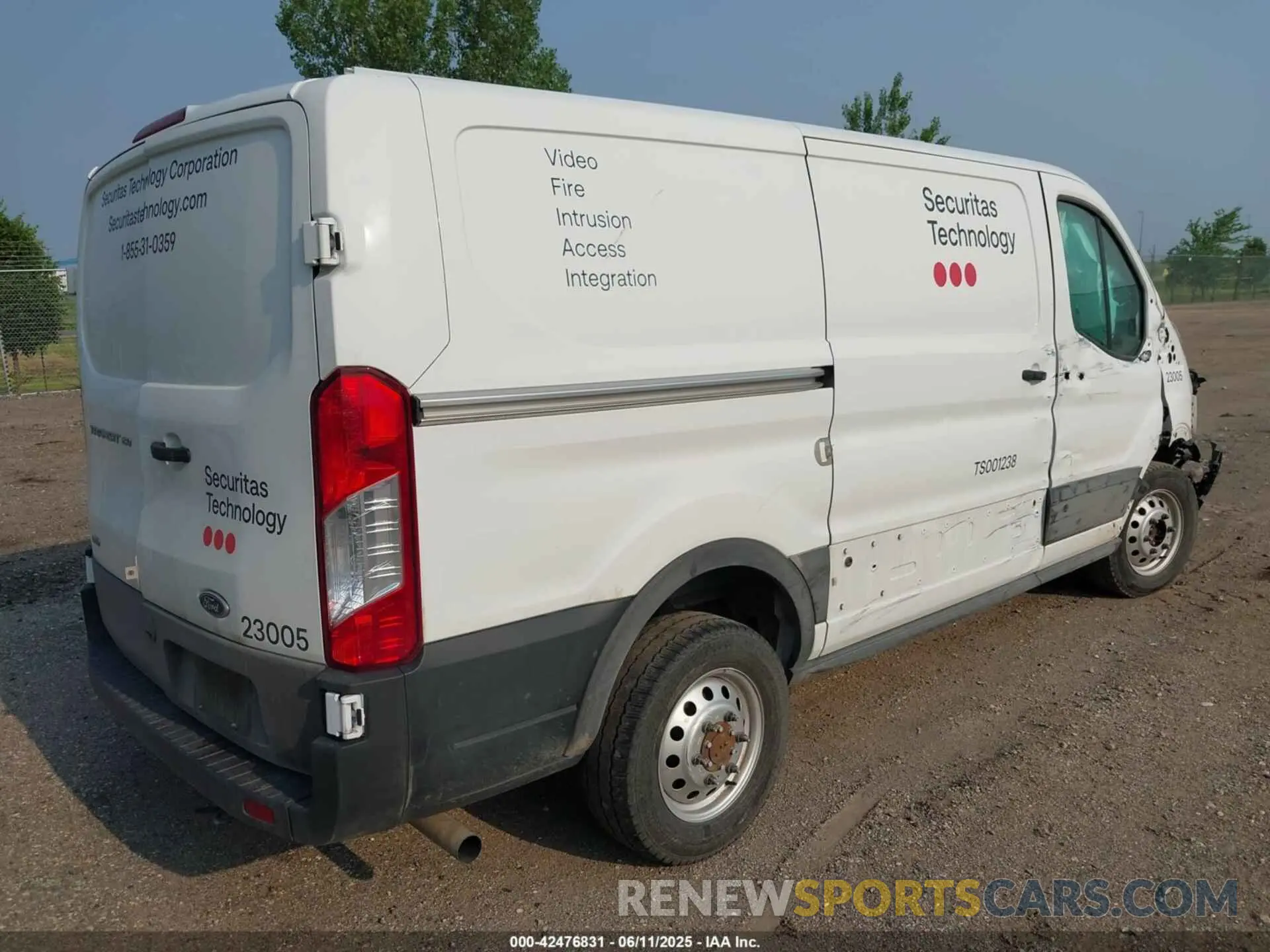 4 Photograph of a damaged car 1FTYE2Y8XPKB54210 FORD TRANSIT-150 2023