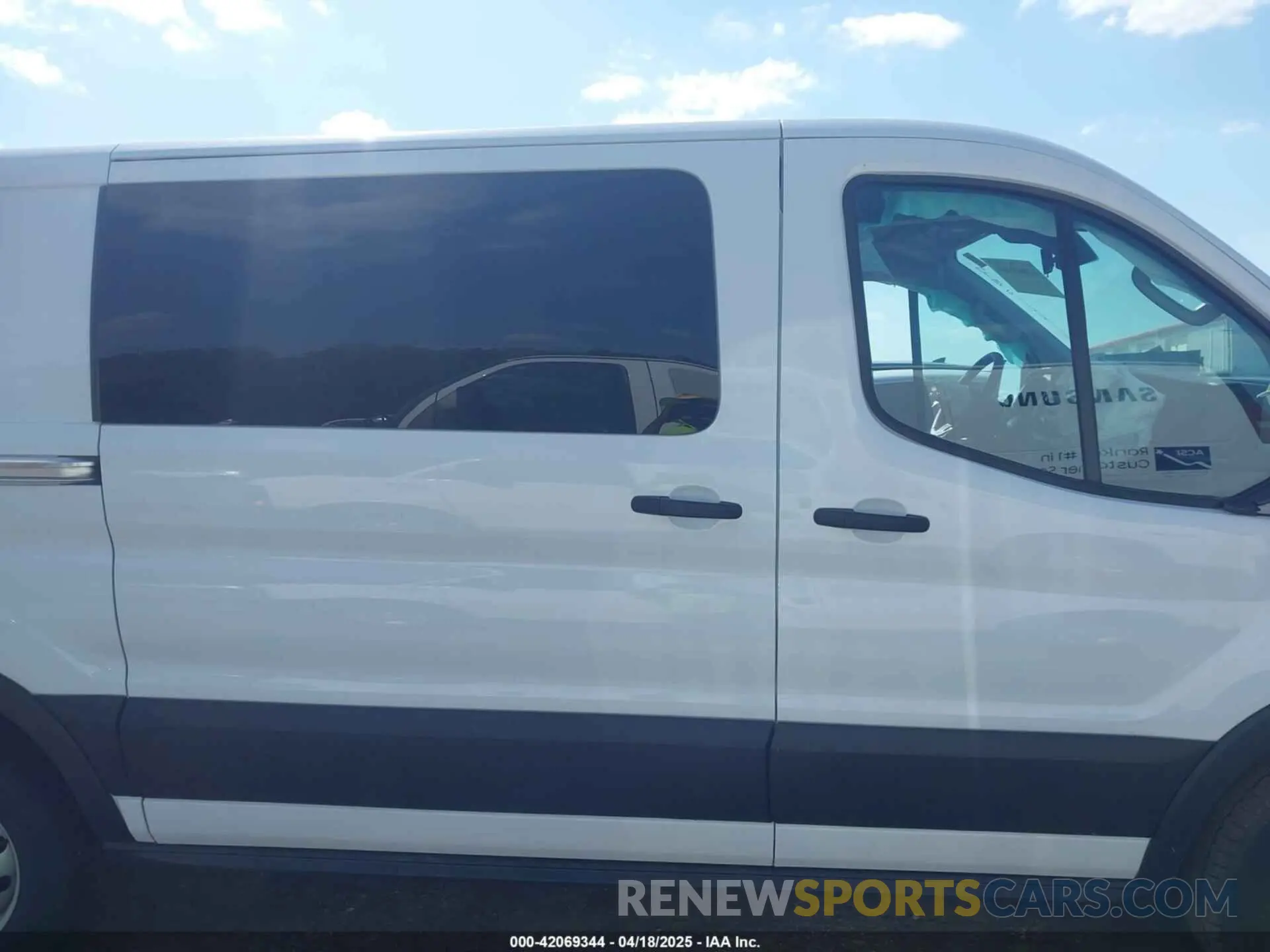 14 Photograph of a damaged car 1FTYE1Y80RKB18748 FORD TRANSIT-150 2024