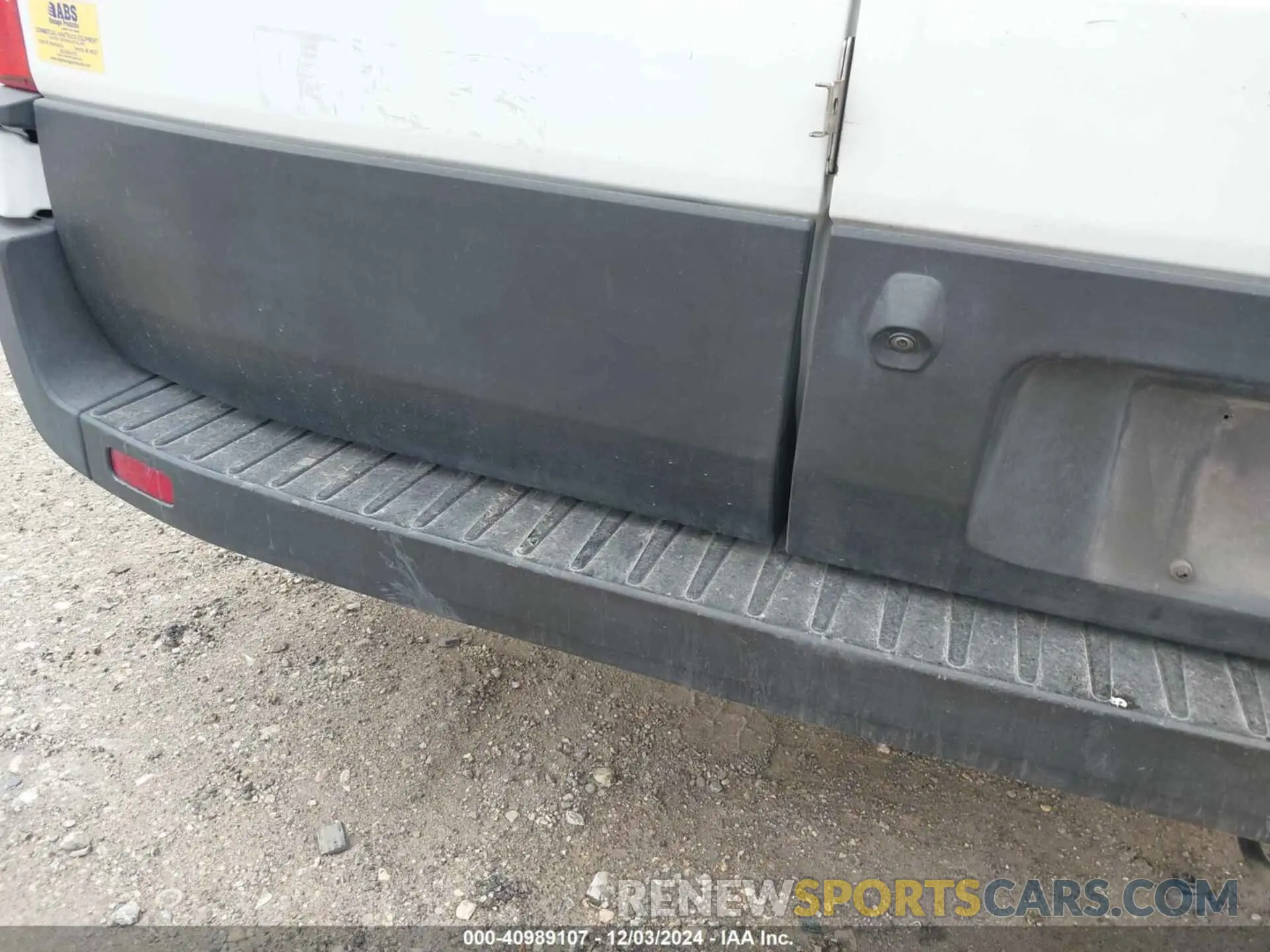 17 Photograph of a damaged car 1FTYE1Y87LKA39598 FORD TRANSIT-150 CARGO VAN 2020