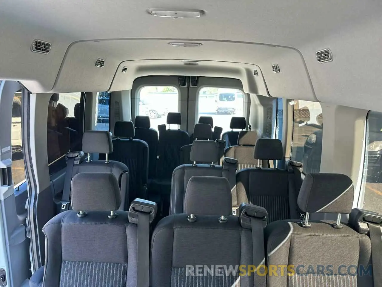 8 Photograph of a damaged car 1FBAX2CM7KKA60959 FORD TRANSIT 2019