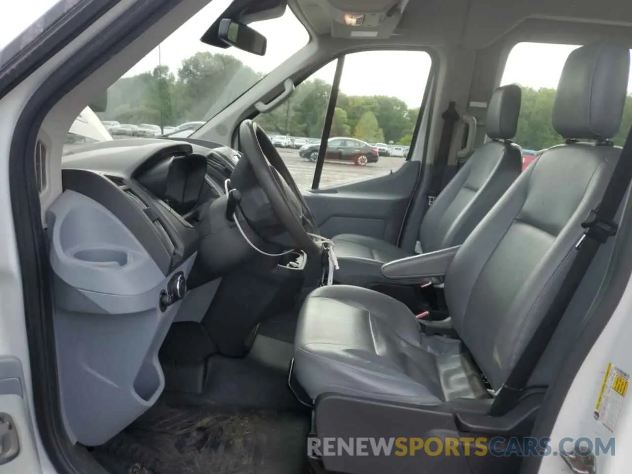 7 Photograph of a damaged car 1FBZX2CM8KKB60961 FORD TRANSIT 2019