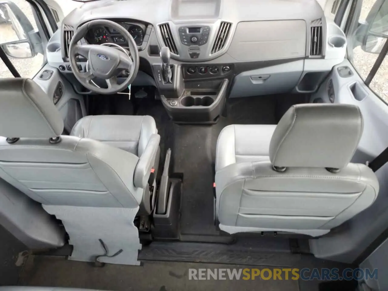8 Photograph of a damaged car 1FBZX2CM8KKB60961 FORD TRANSIT 2019