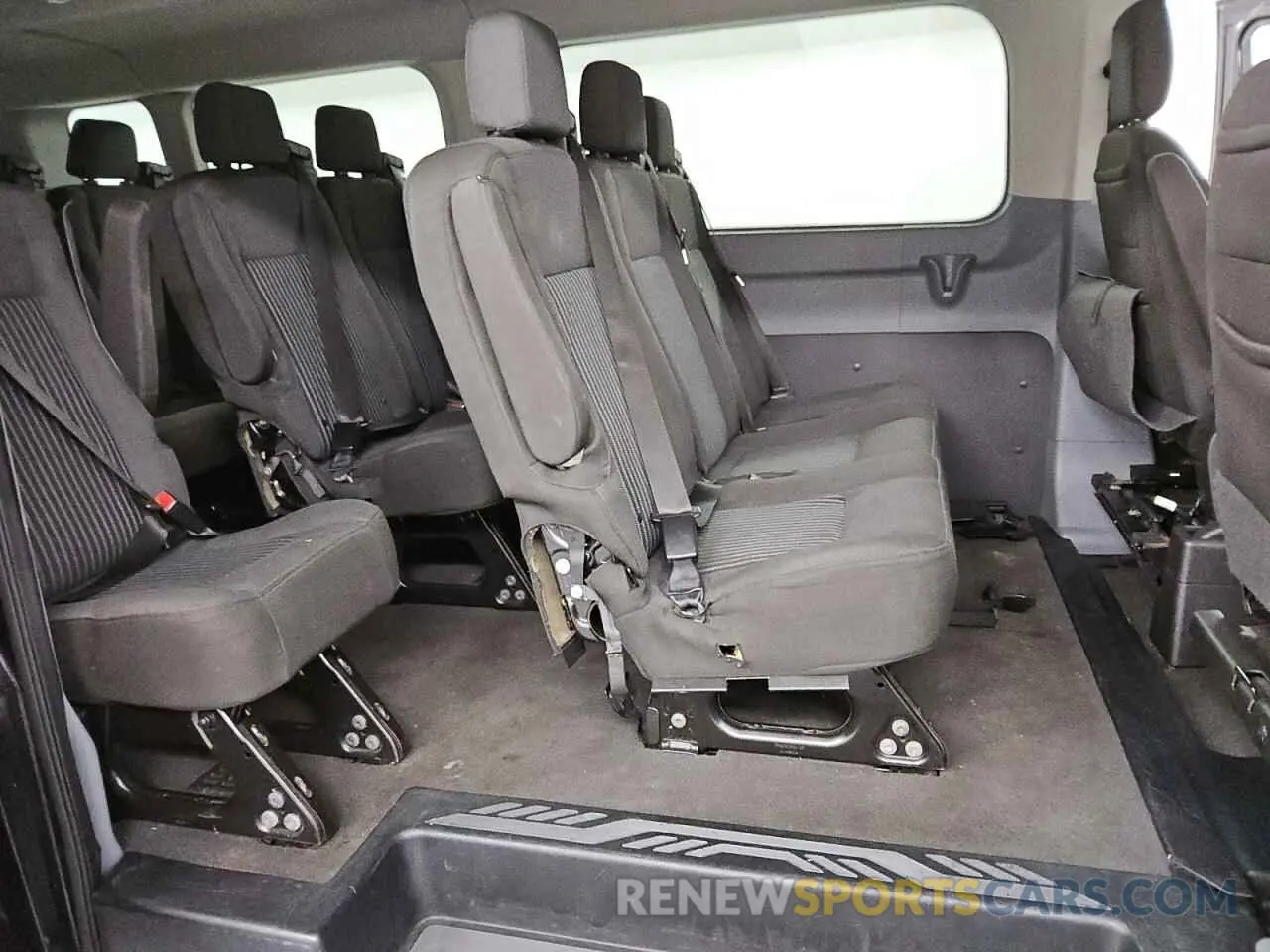 11 Photograph of a damaged car 1FBZX2YG1KKA76533 FORD TRANSIT 2019