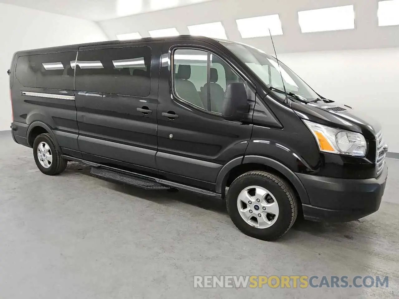 4 Photograph of a damaged car 1FBZX2YG1KKA76533 FORD TRANSIT 2019