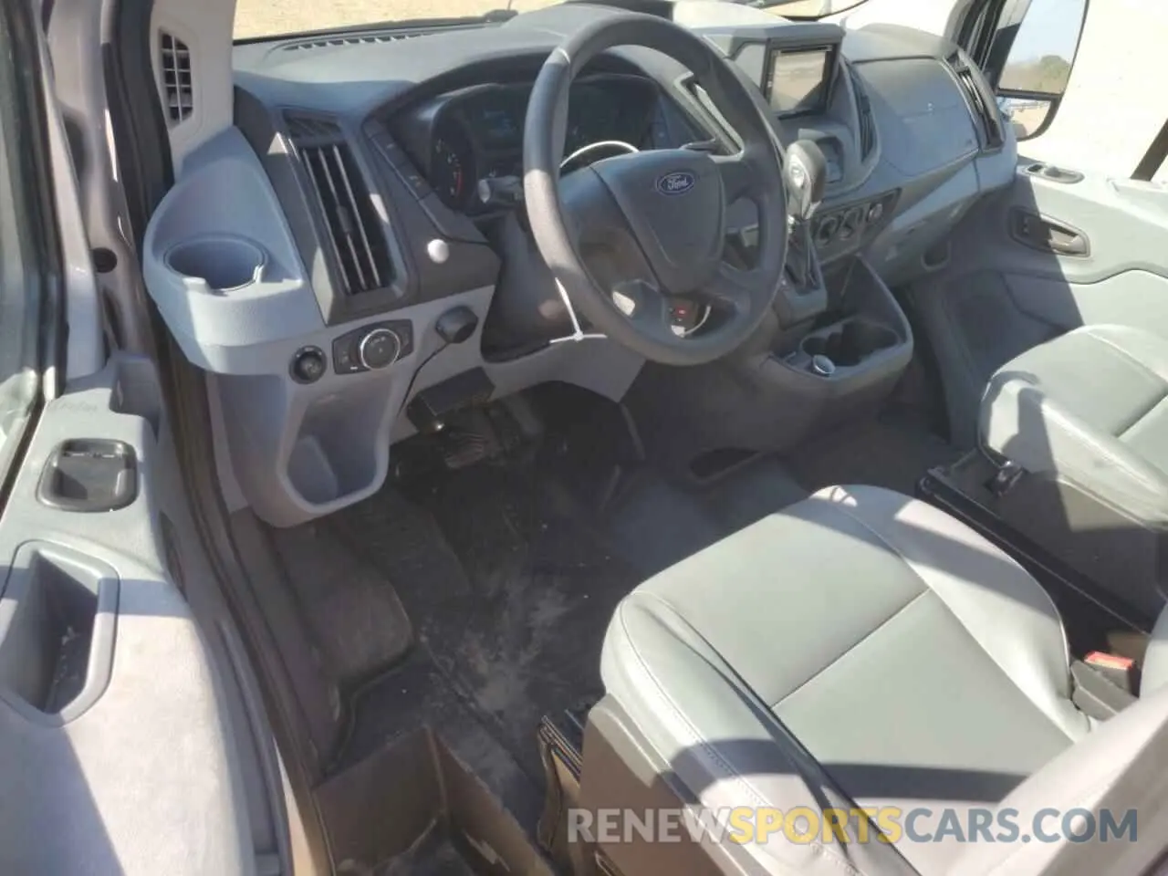 8 Photograph of a damaged car 1FBZX2YM5KKA70790 FORD TRANSIT 2019