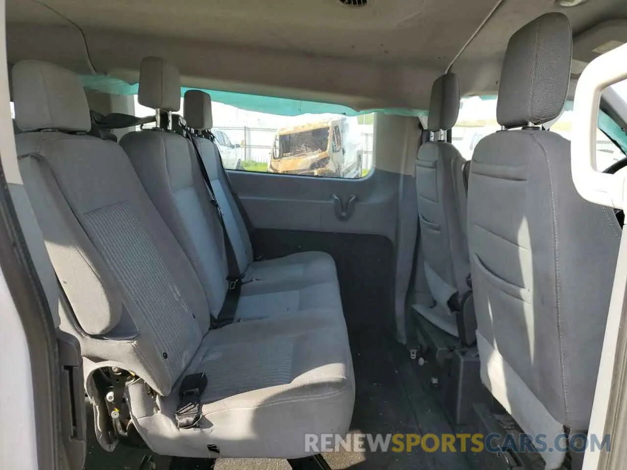 11 Photograph of a damaged car 1FBZX2ZM1KKA31922 FORD TRANSIT 2019