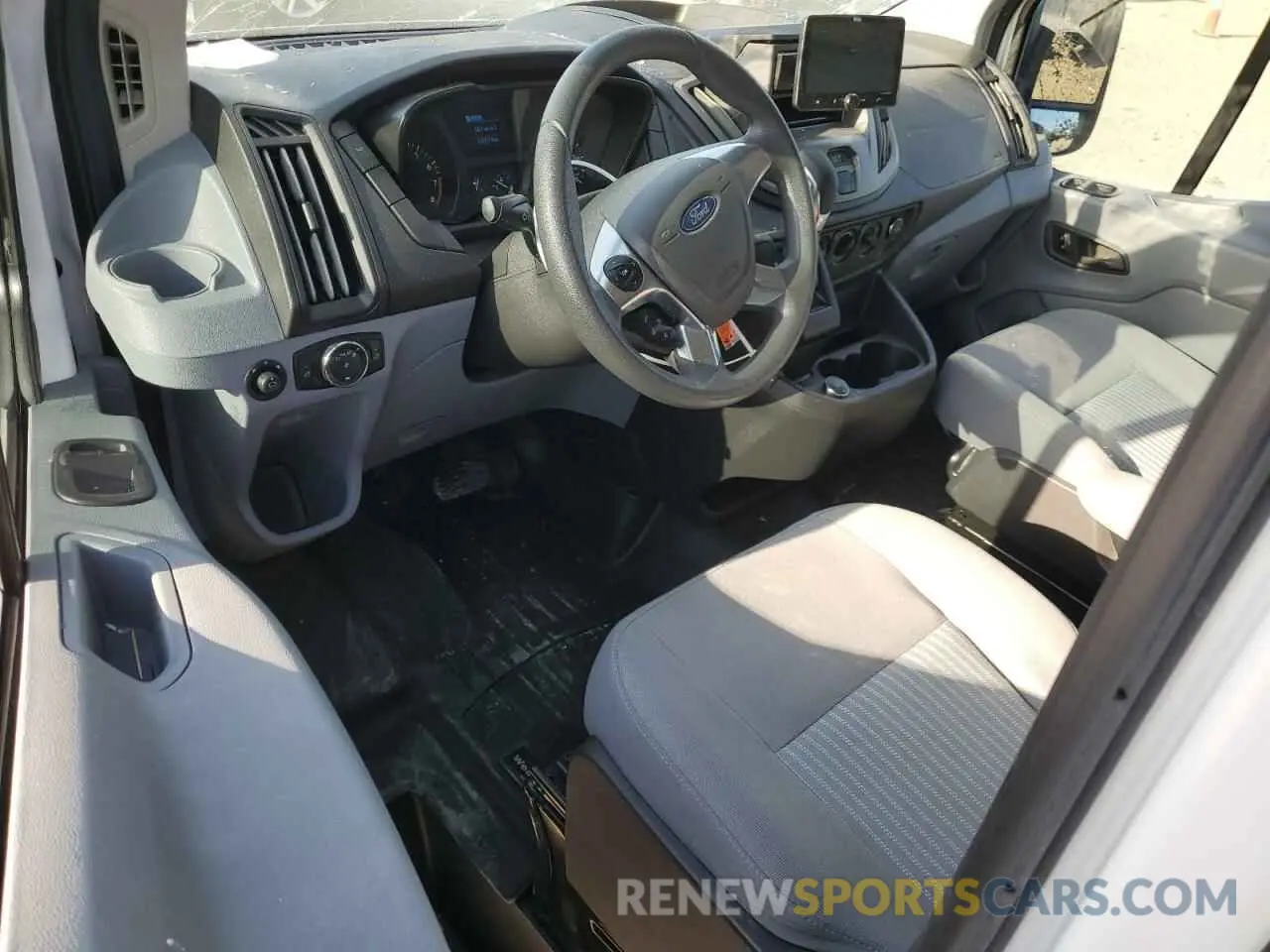 8 Photograph of a damaged car 1FBZX2ZM1KKB25105 FORD TRANSIT 2019