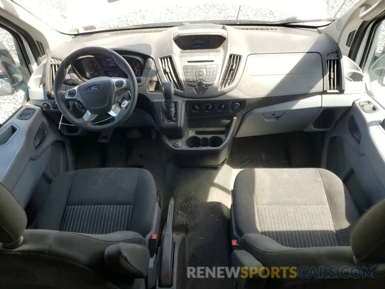8 Photograph of a damaged car 1FTBW2XG5KKB23337 FORD TRANSIT 2019