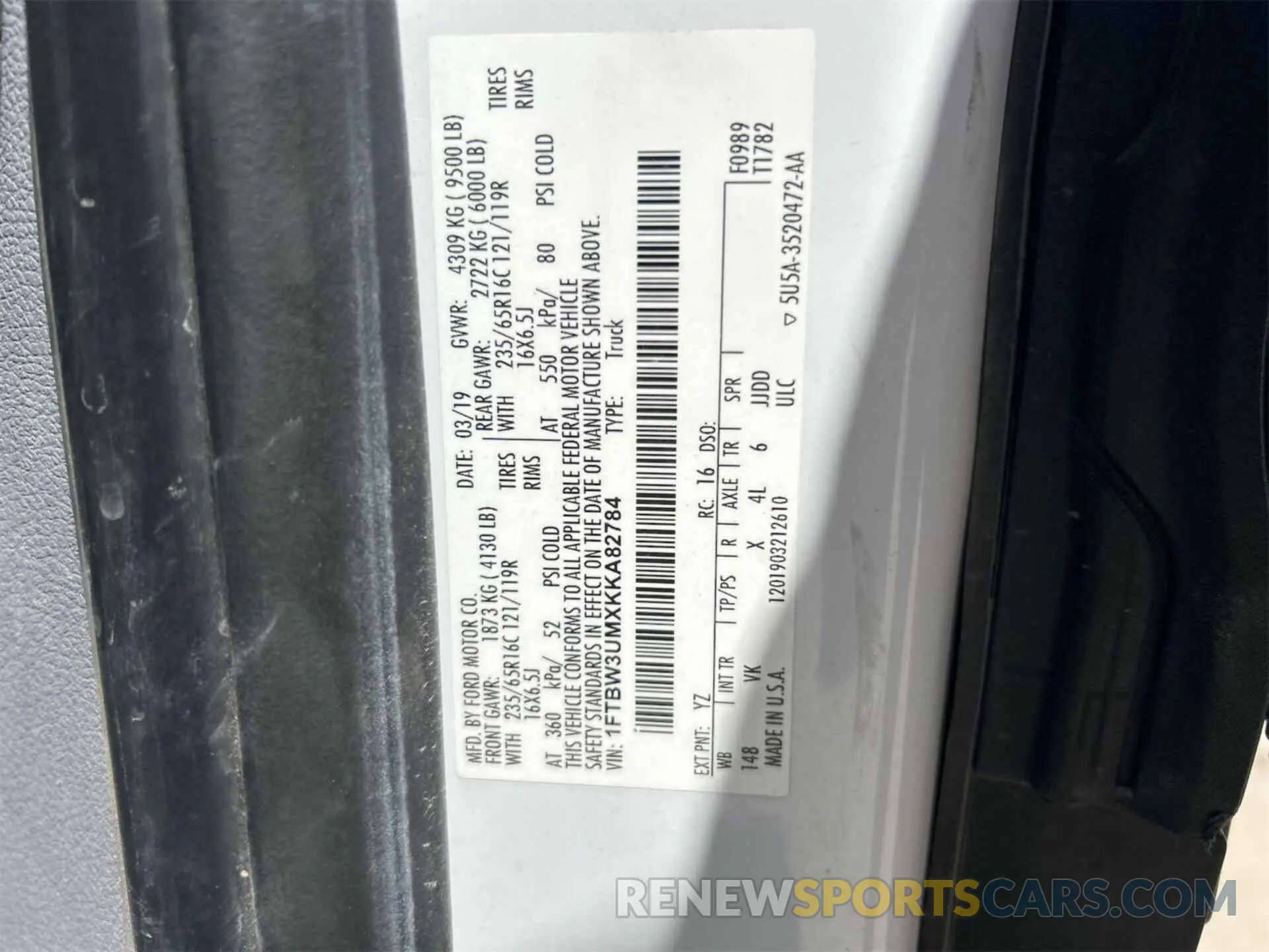 18 Photograph of a damaged car 1FTBW3UMXKKA82784 FORD TRANSIT 2019