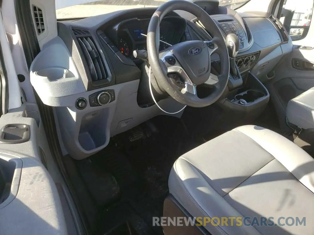 8 Photograph of a damaged car 1FTRS4XM4KKB39654 FORD TRANSIT 2019