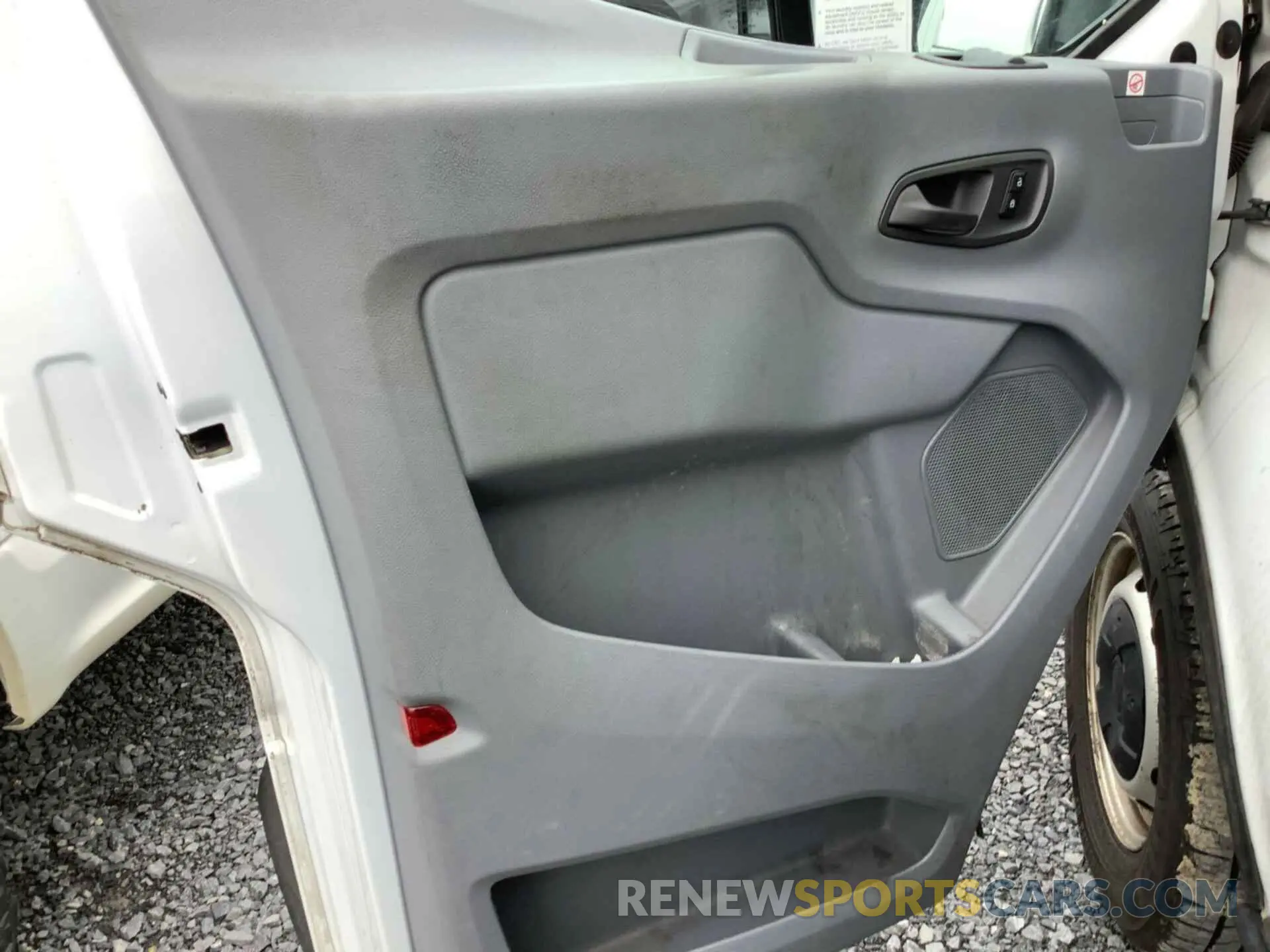 11 Photograph of a damaged car 1FTYE1YM0KKB28294 FORD TRANSIT 2019