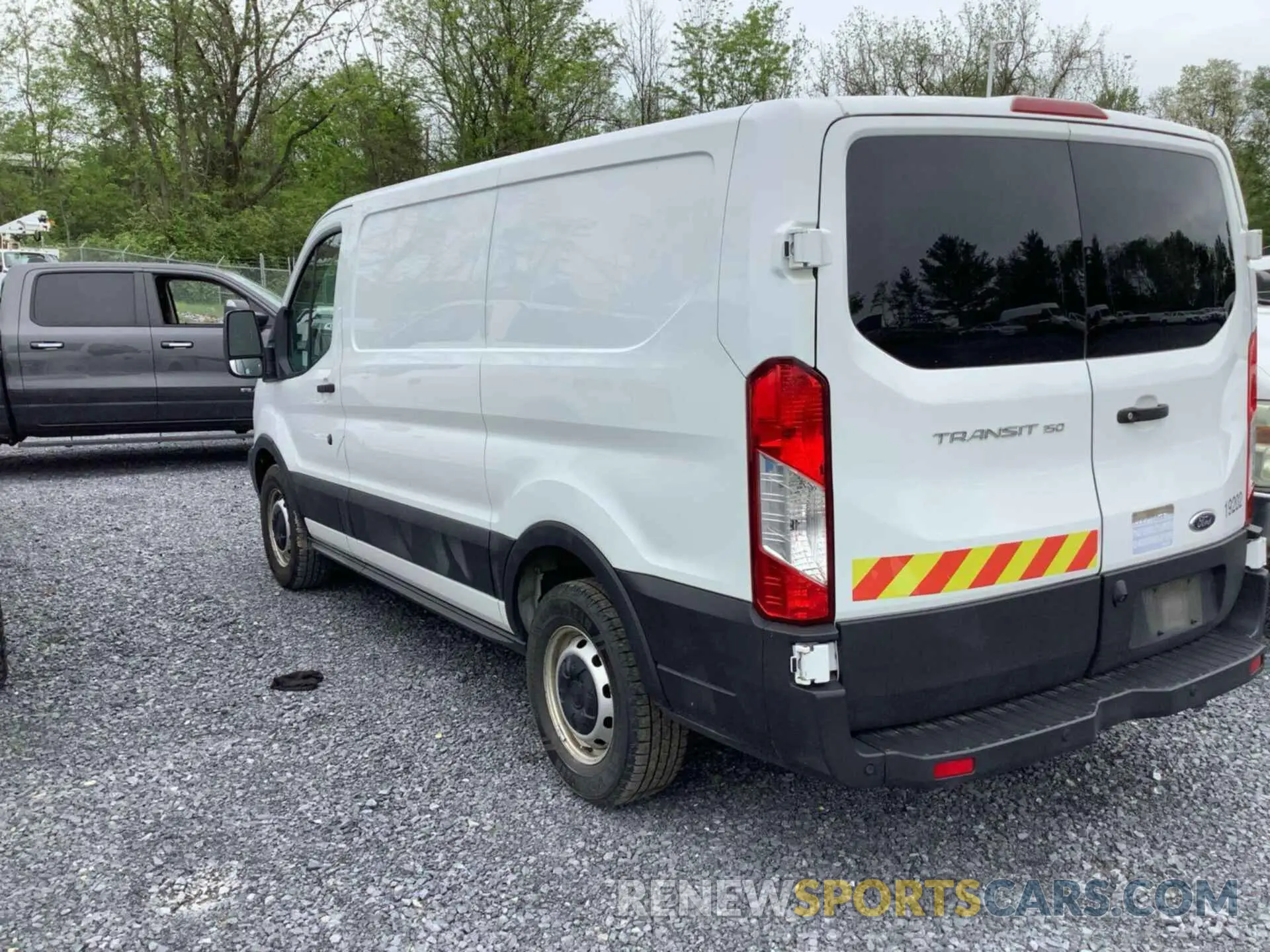 9 Photograph of a damaged car 1FTYE1YM0KKB28294 FORD TRANSIT 2019