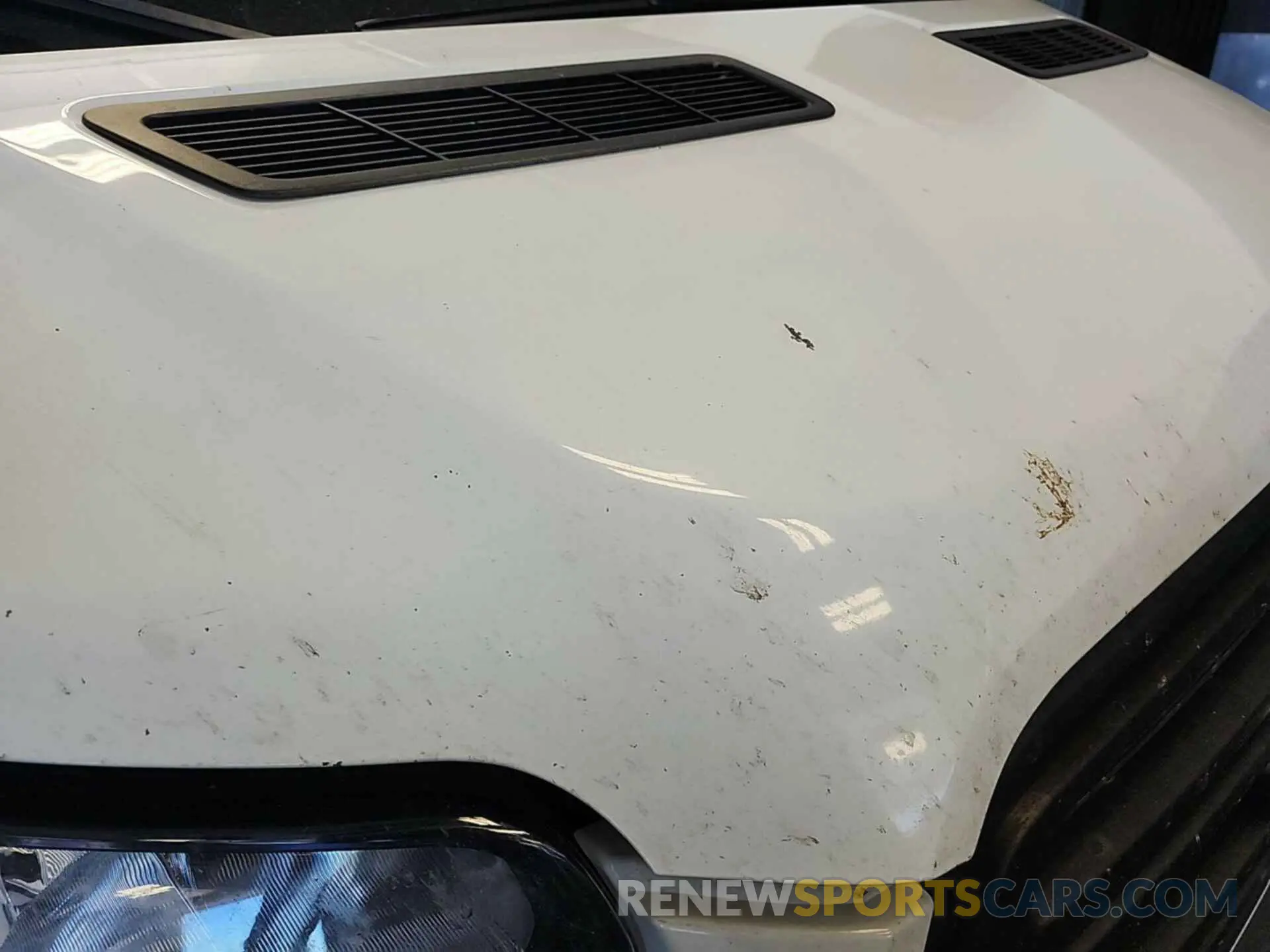 2 Photograph of a damaged car 1FTYE1YM2KKB28328 FORD TRANSIT 2019